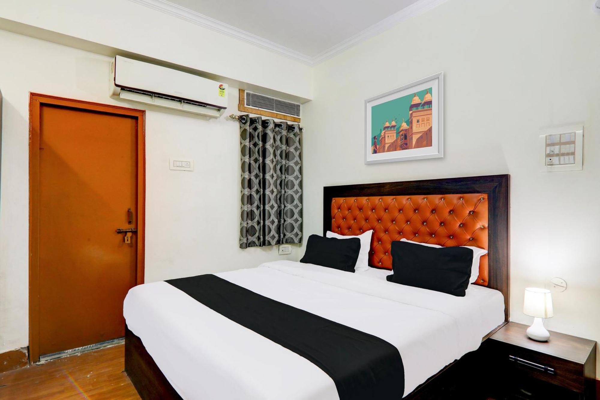 Super Collection O Alambagh Formerly Bm Palace Hotel 4*