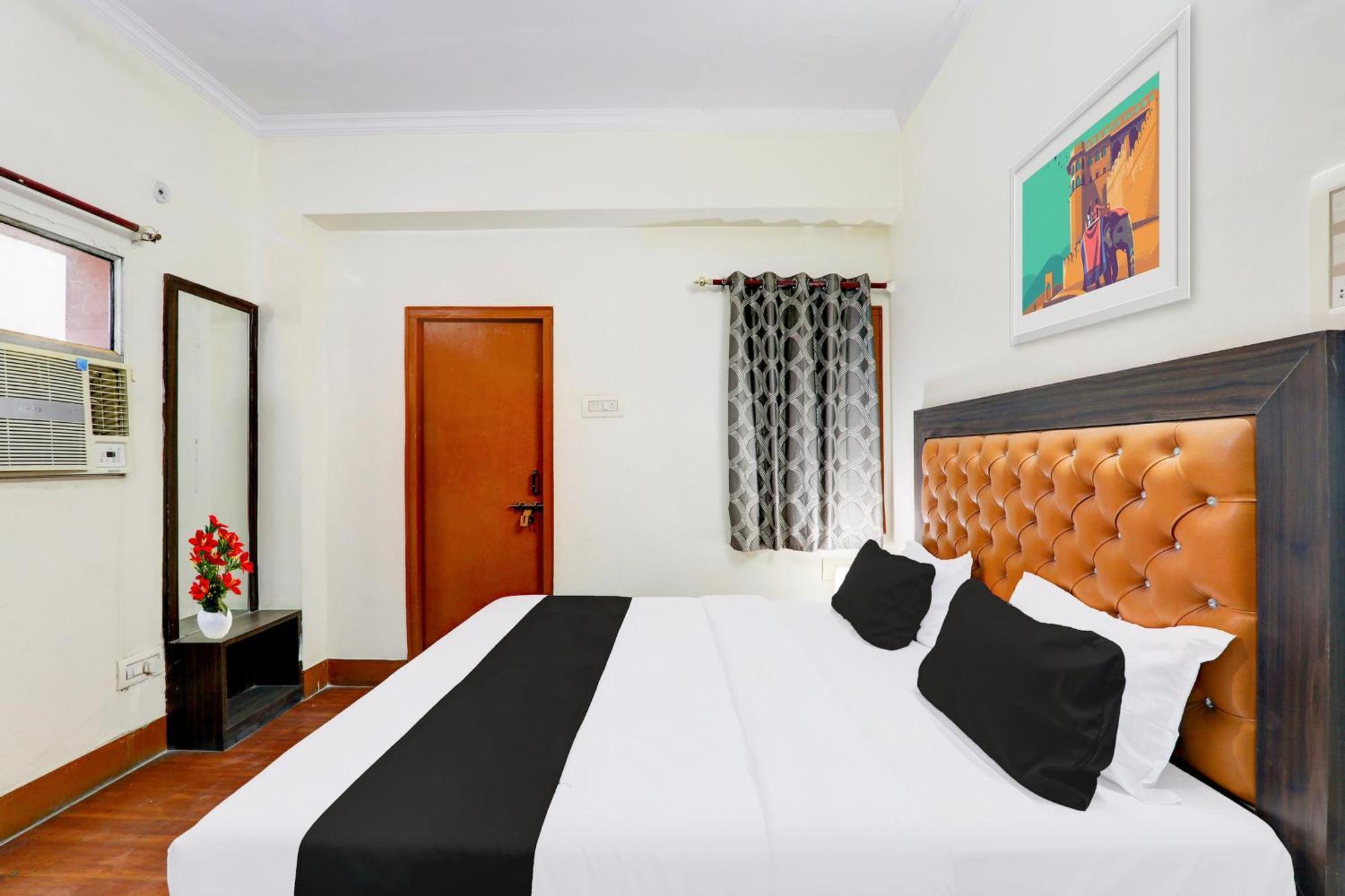 Hotel Super Collection O Alambagh Formerly Bm Palace 4*