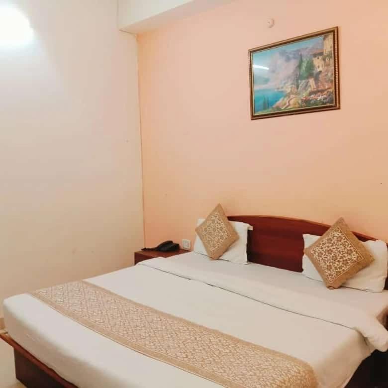 Hotel Virasat Shaheed Path *