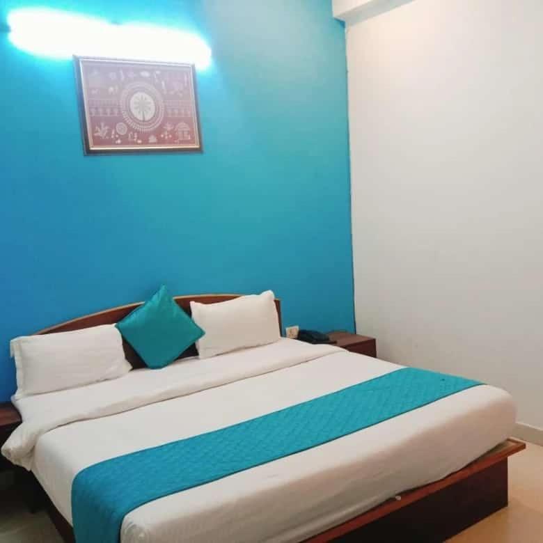 Virasat Shaheed Path Hotel *