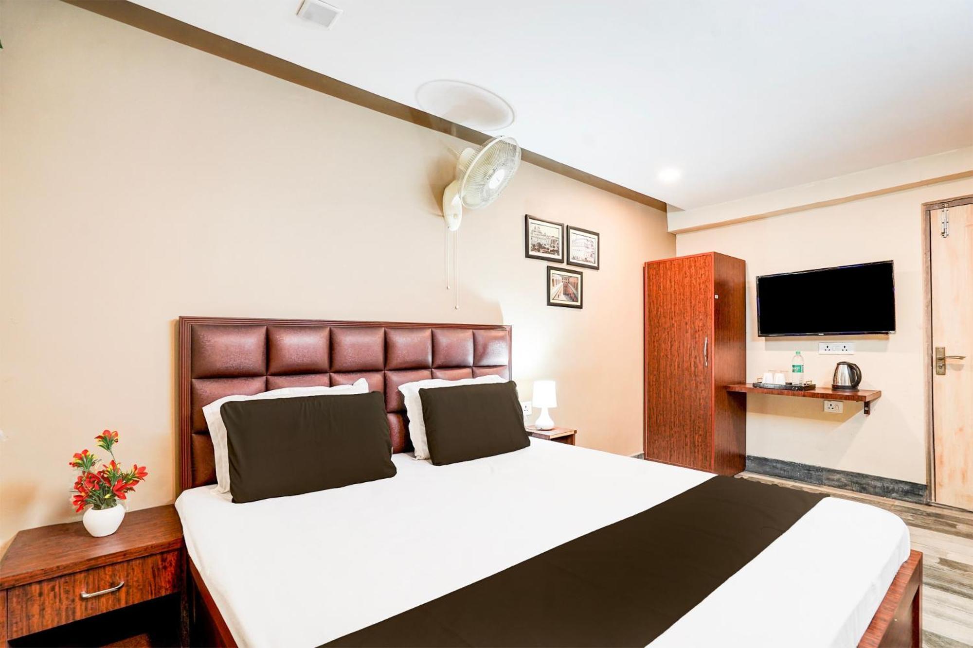 O Awadh Court Hotel