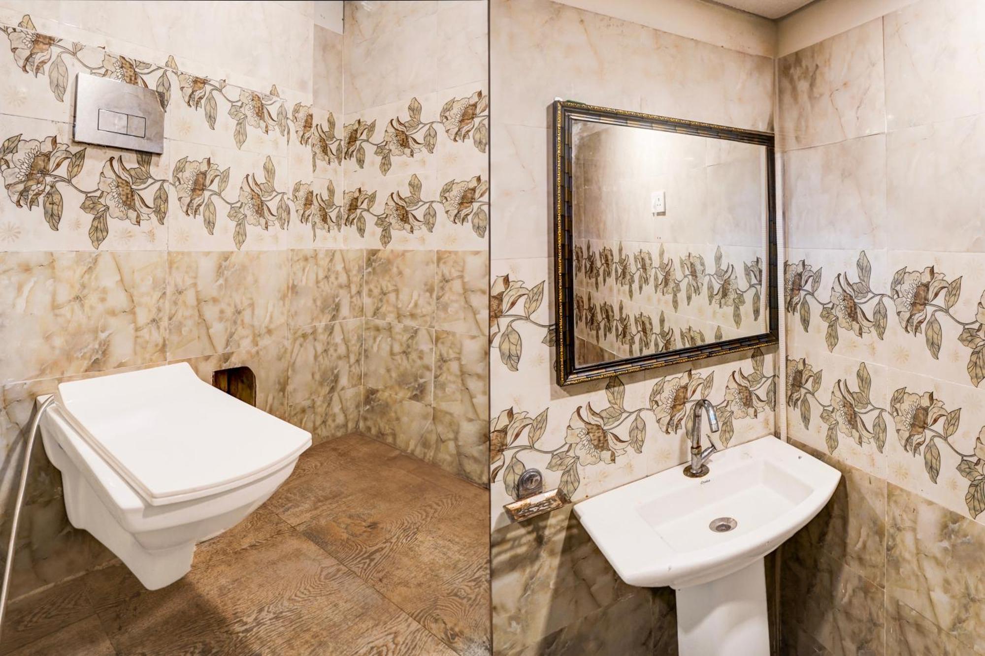 O Awadh Court Hotel 4*