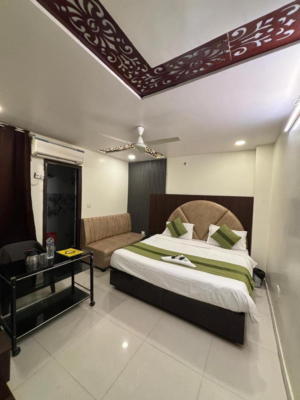 Hotel O Richa Grand Lucknow