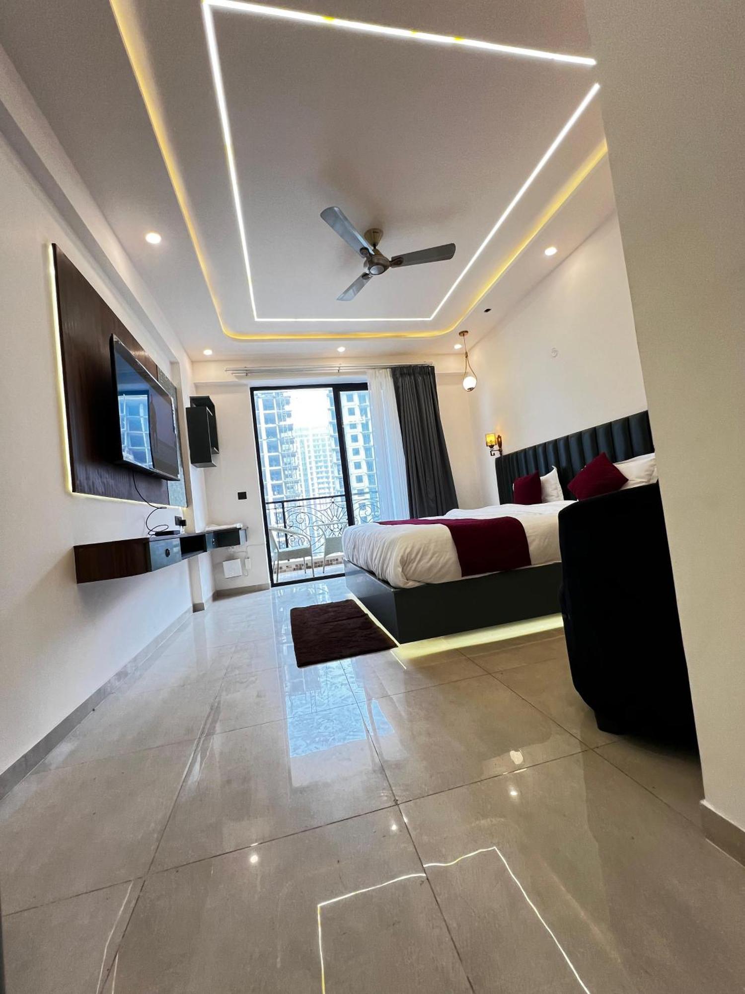Leisurehomes *