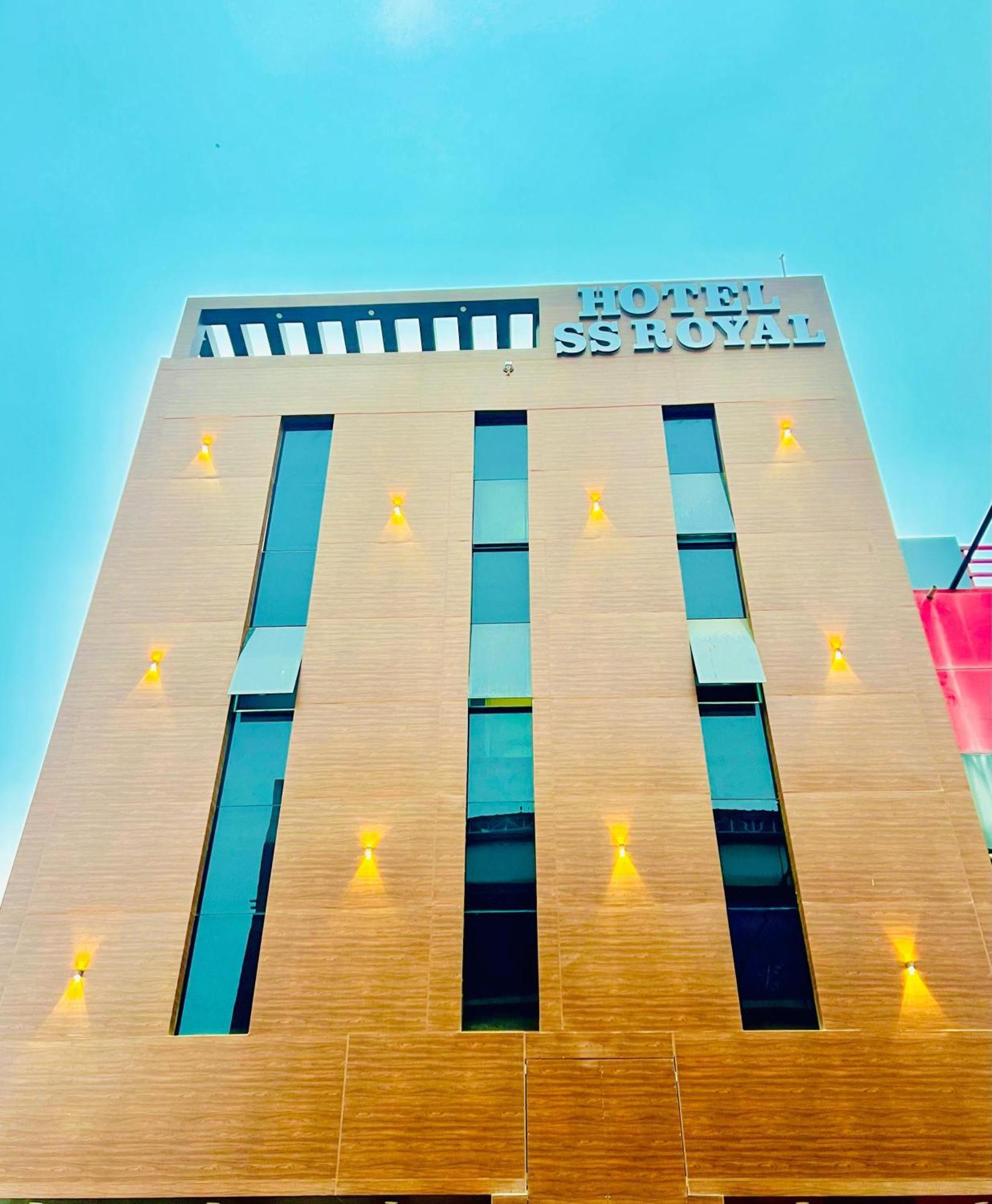 Ss Royal Palace Hotel 3*
