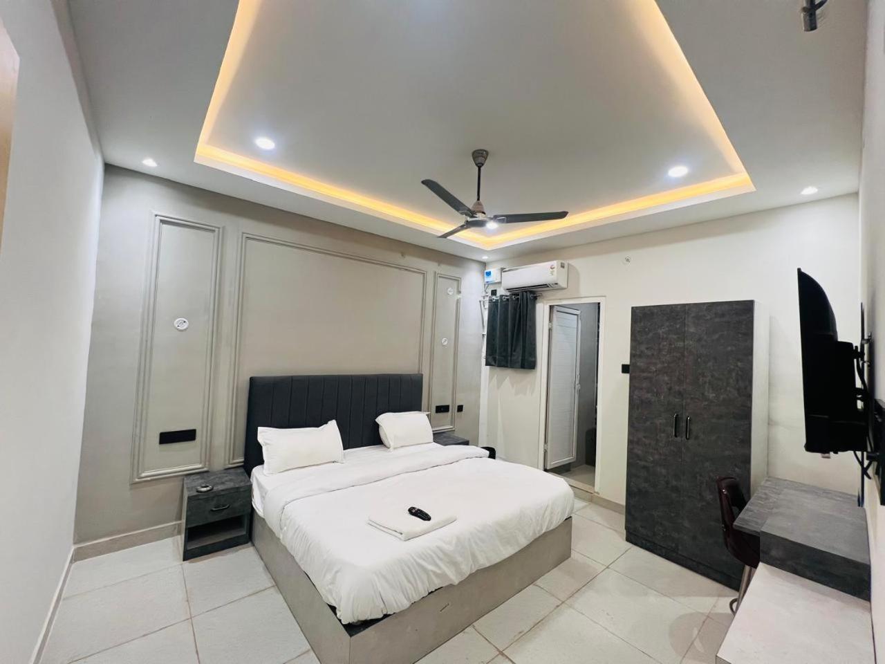 Hotel Ss Royal Palace 3*