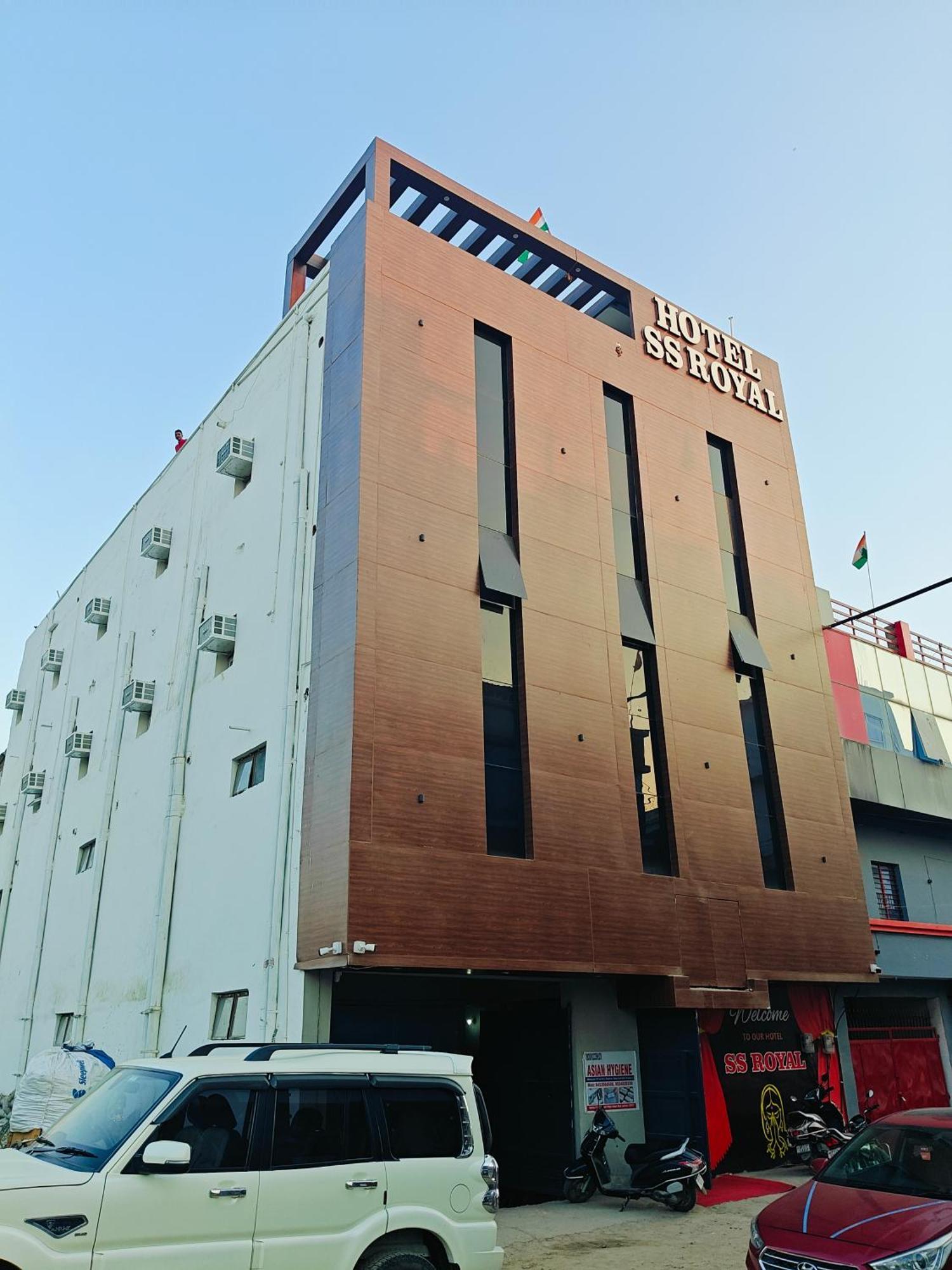 Ss Royal Palace Hotel Lucknow