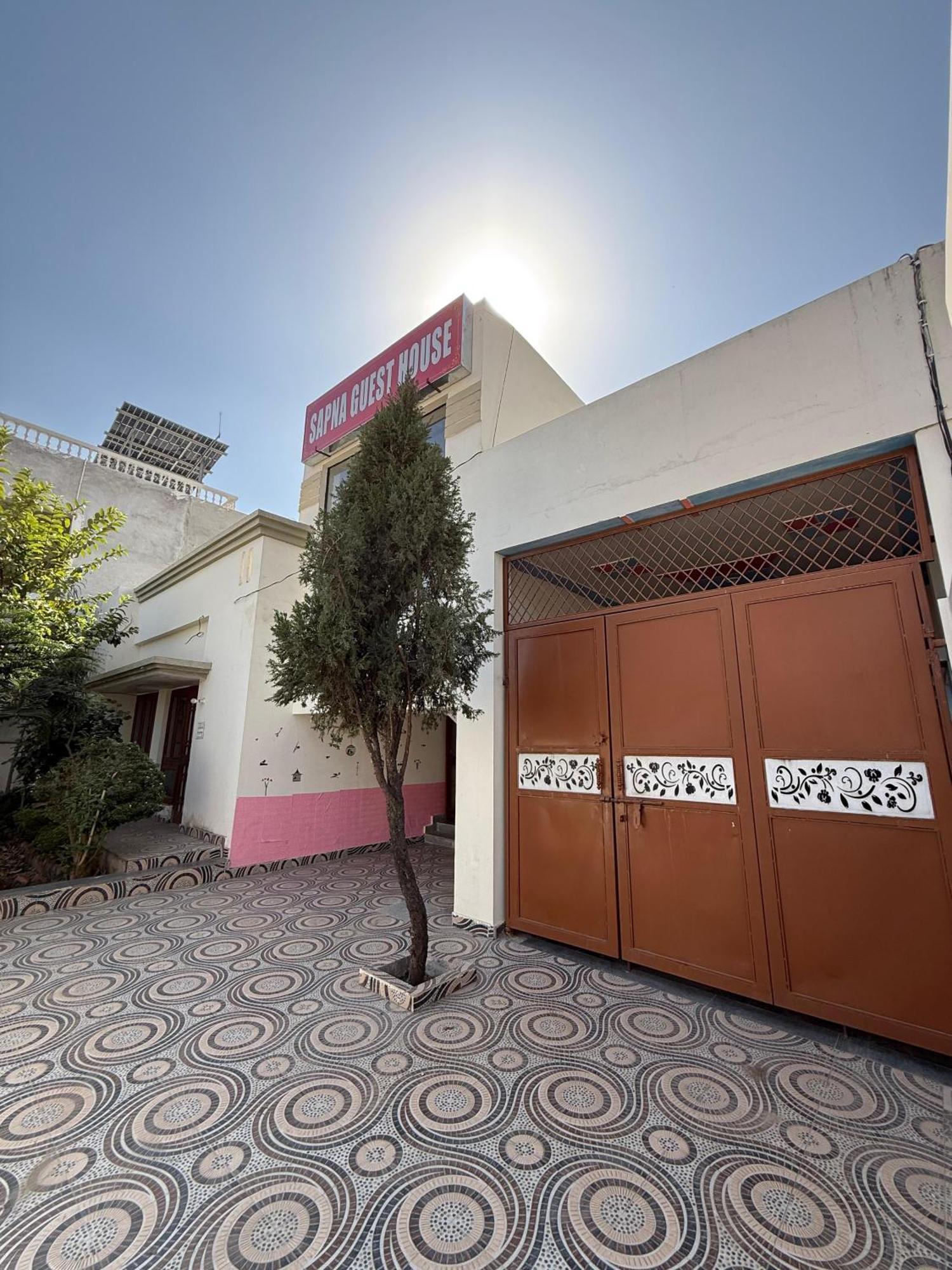 Sapna Guest house *