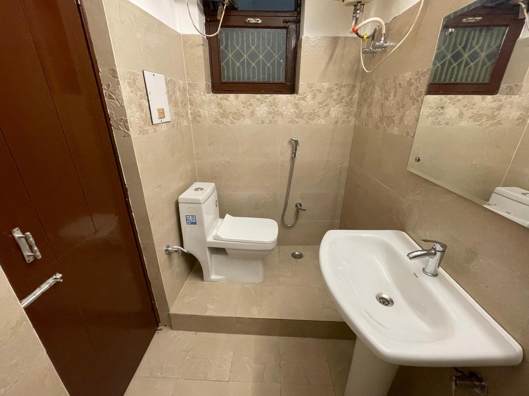 Dileep42 Hotel Lucknow