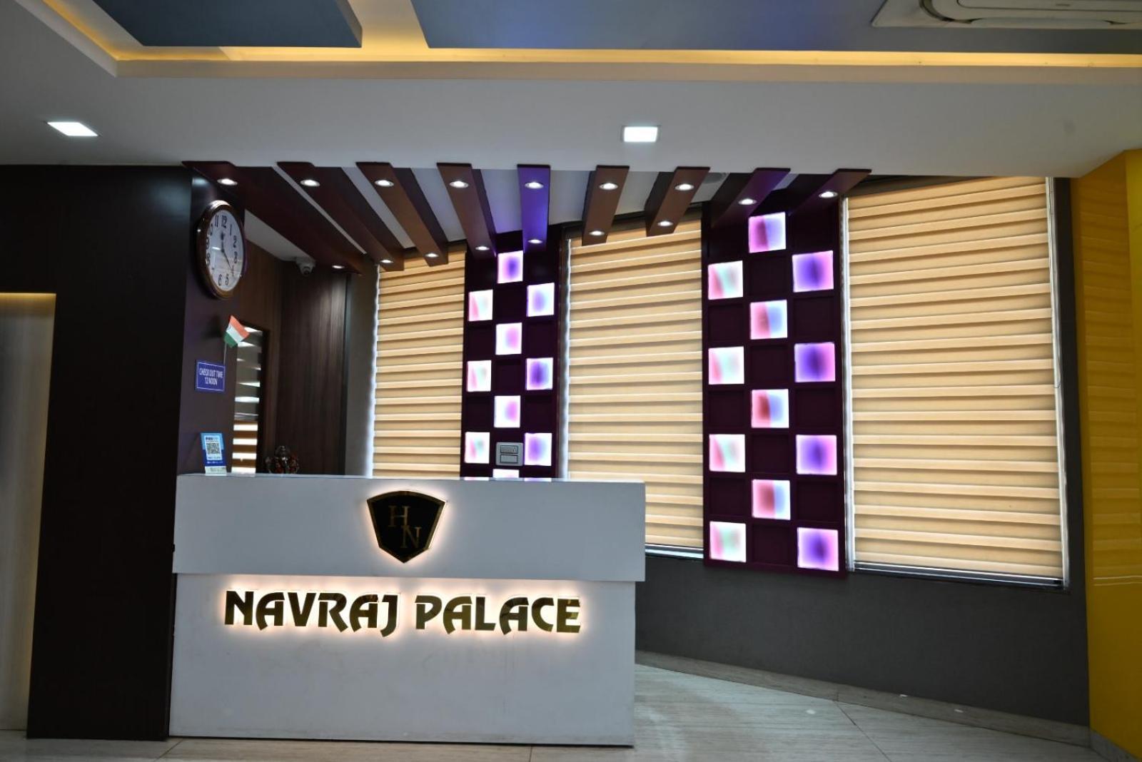 Hotel Navraj Palace 3*
