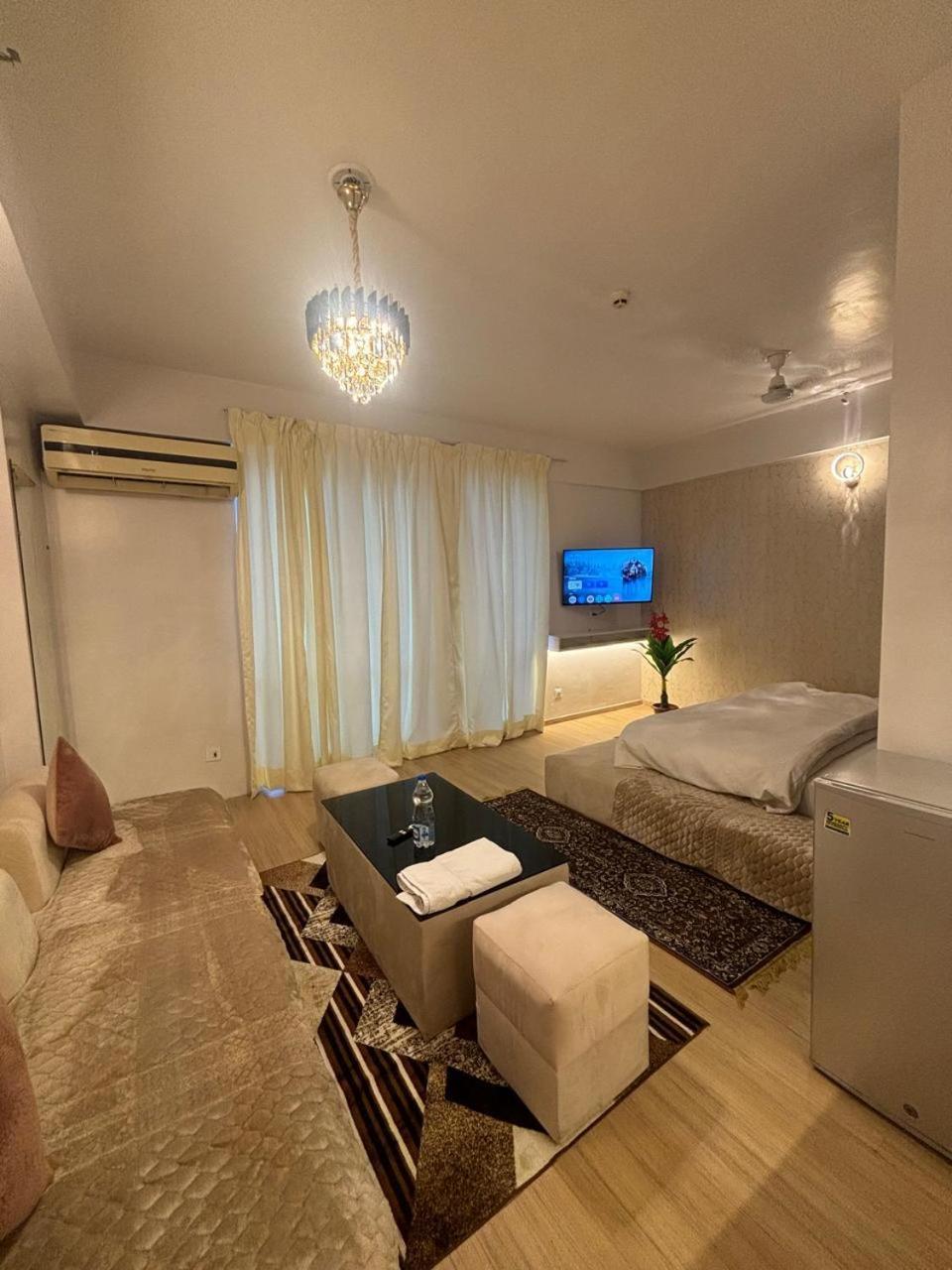 The Royal Inn, Gomti Nagar Hotel Lucknow