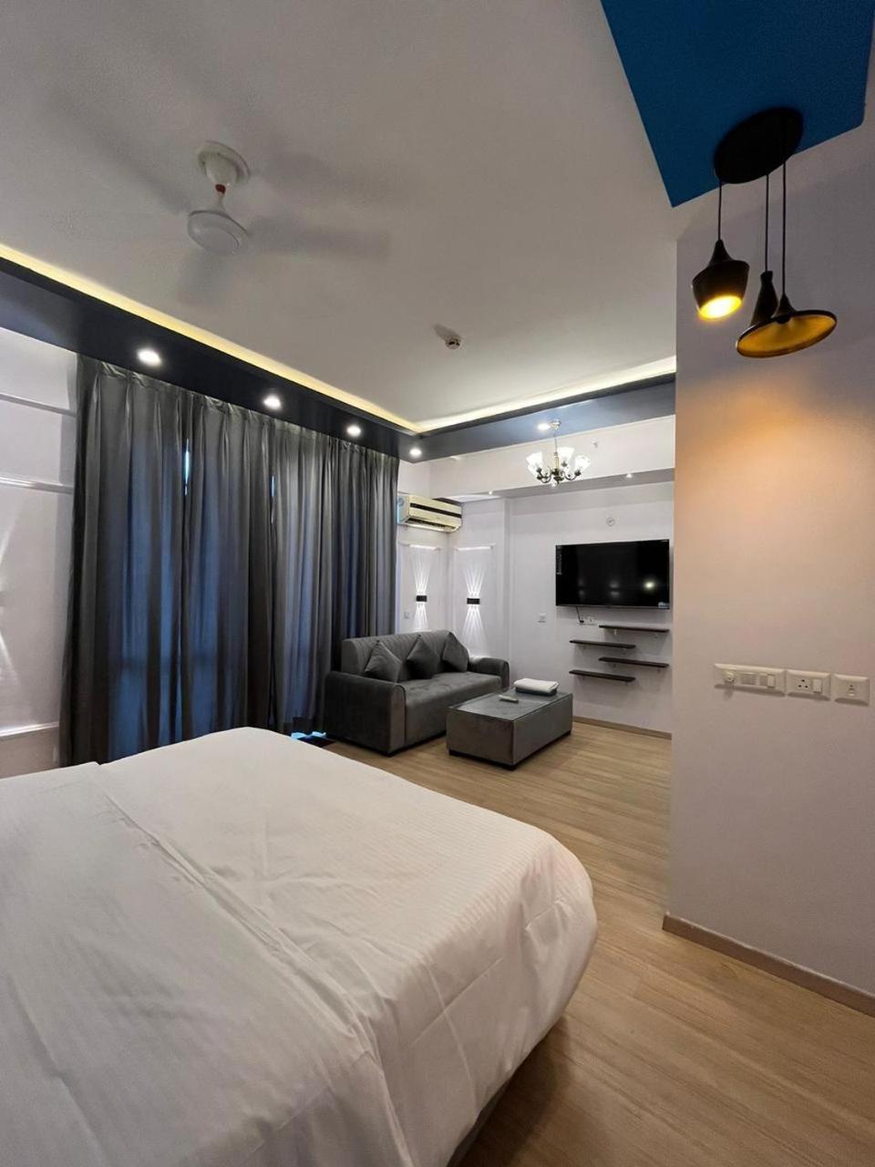 Hotel The Royal Inn, Gomti Nagar Lucknow