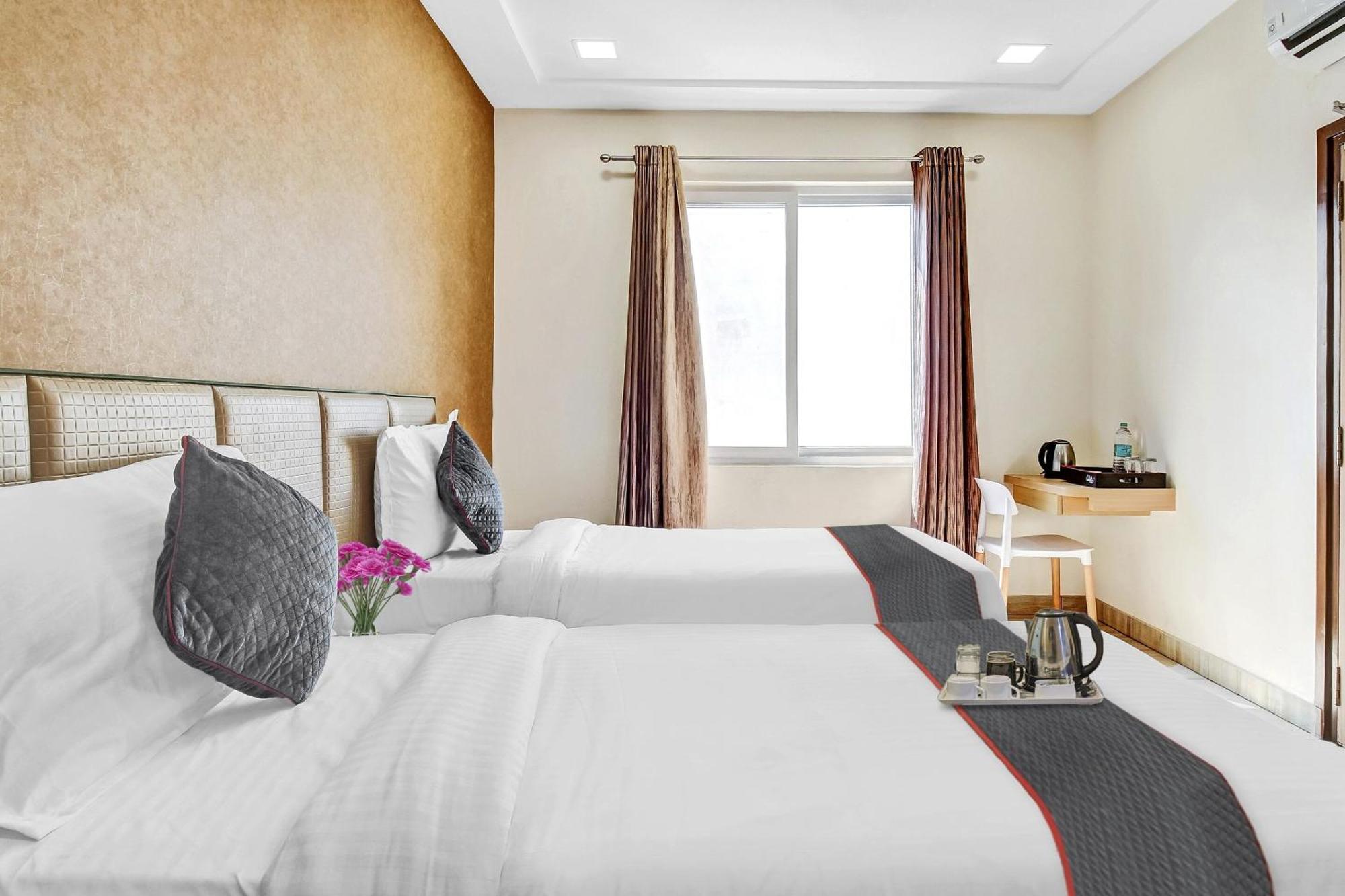 Super Townhouse Ekana 4*
