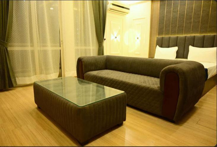 Fellafoot - Premium Apartments-royale Apartment Lucknow