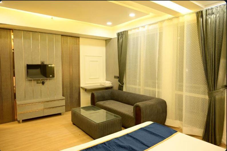 Fellafoot - Premium Apartments-royale Lucknow