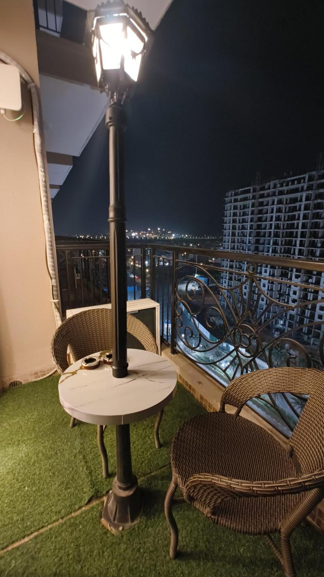 Hustle & Hyde Apartment *