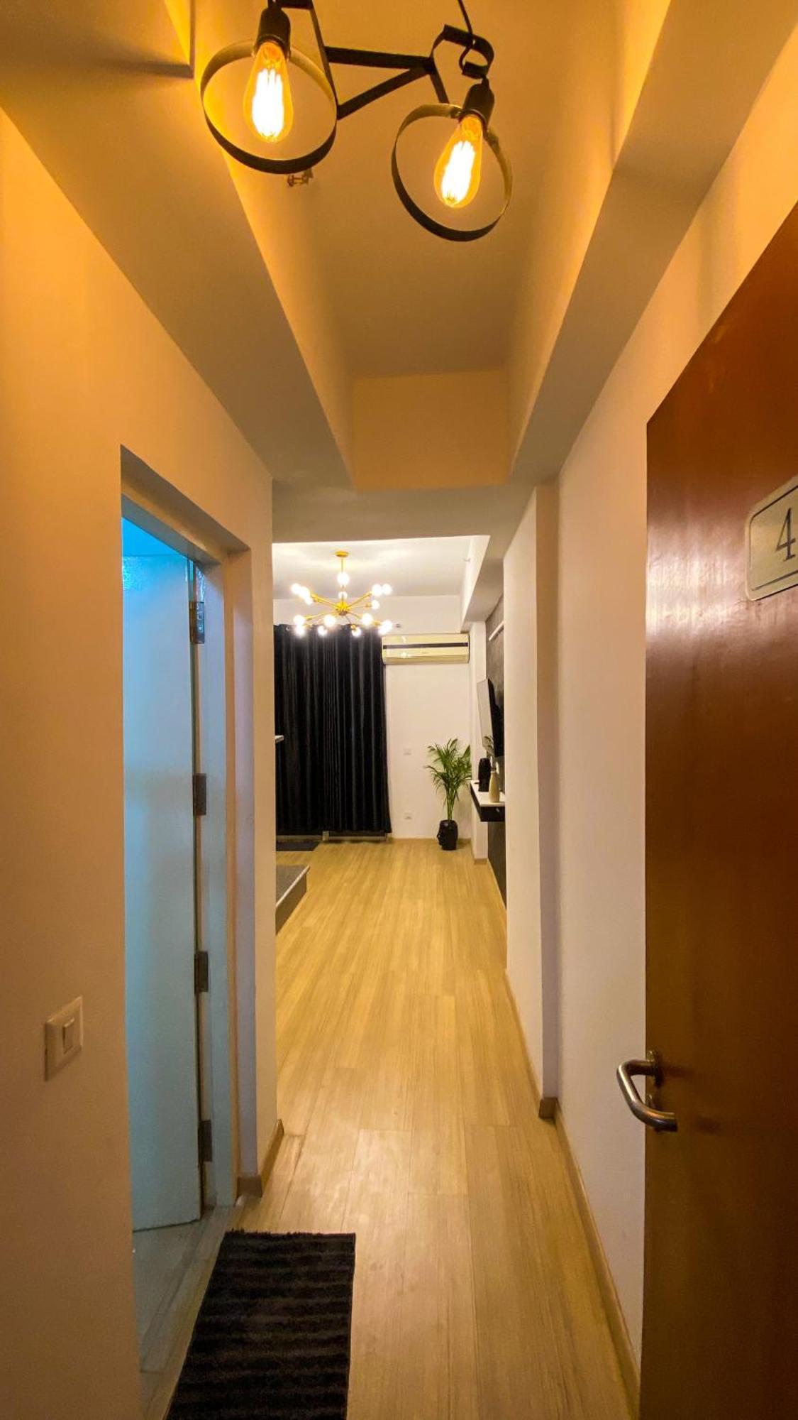Black Pearl Sp Dlf My Pad Apartment
