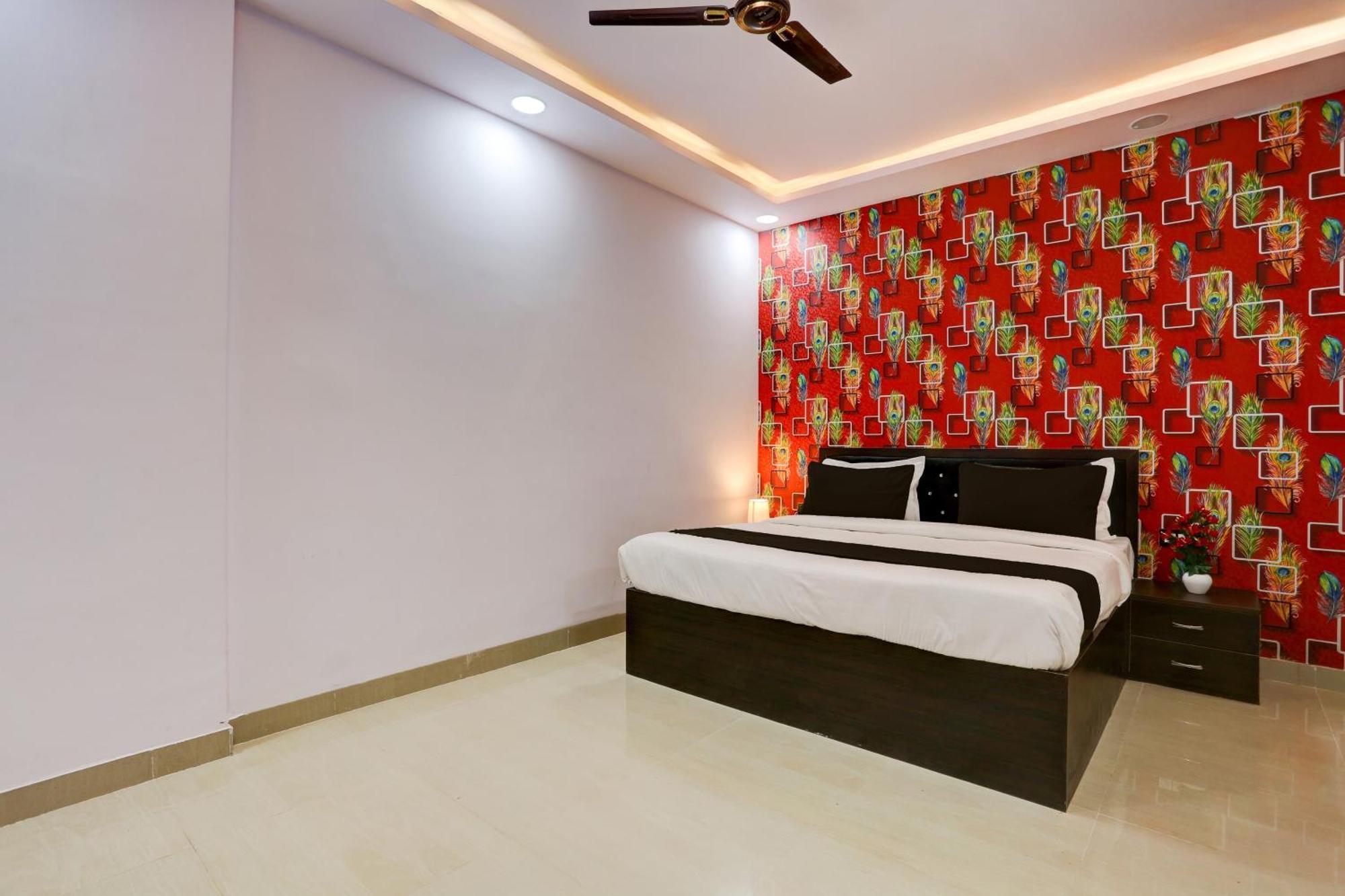 Hotel O Paras Lucknow