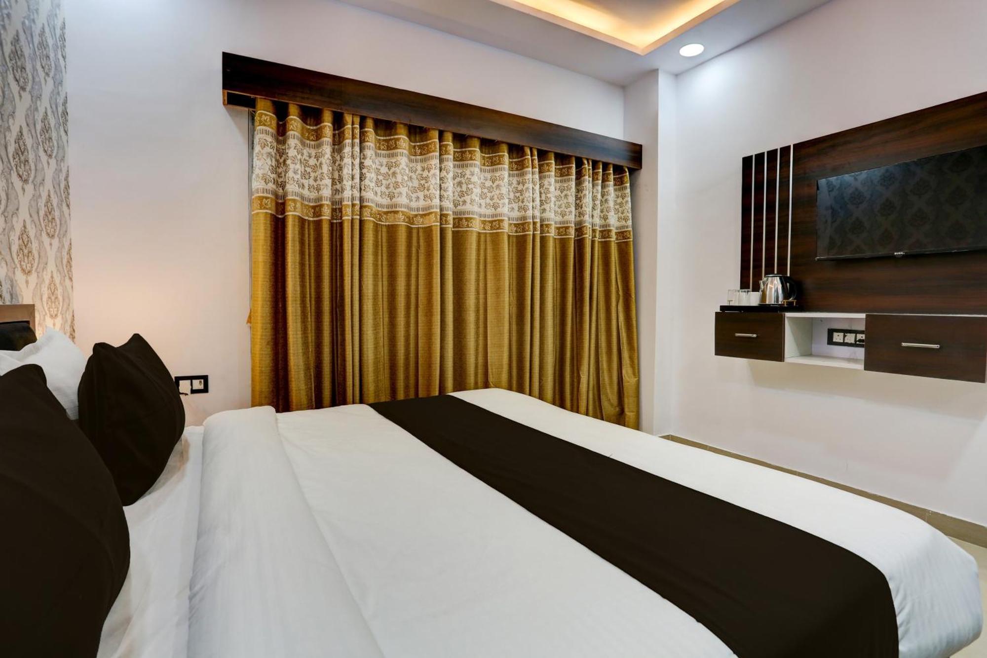 Hotel O Paras Lucknow