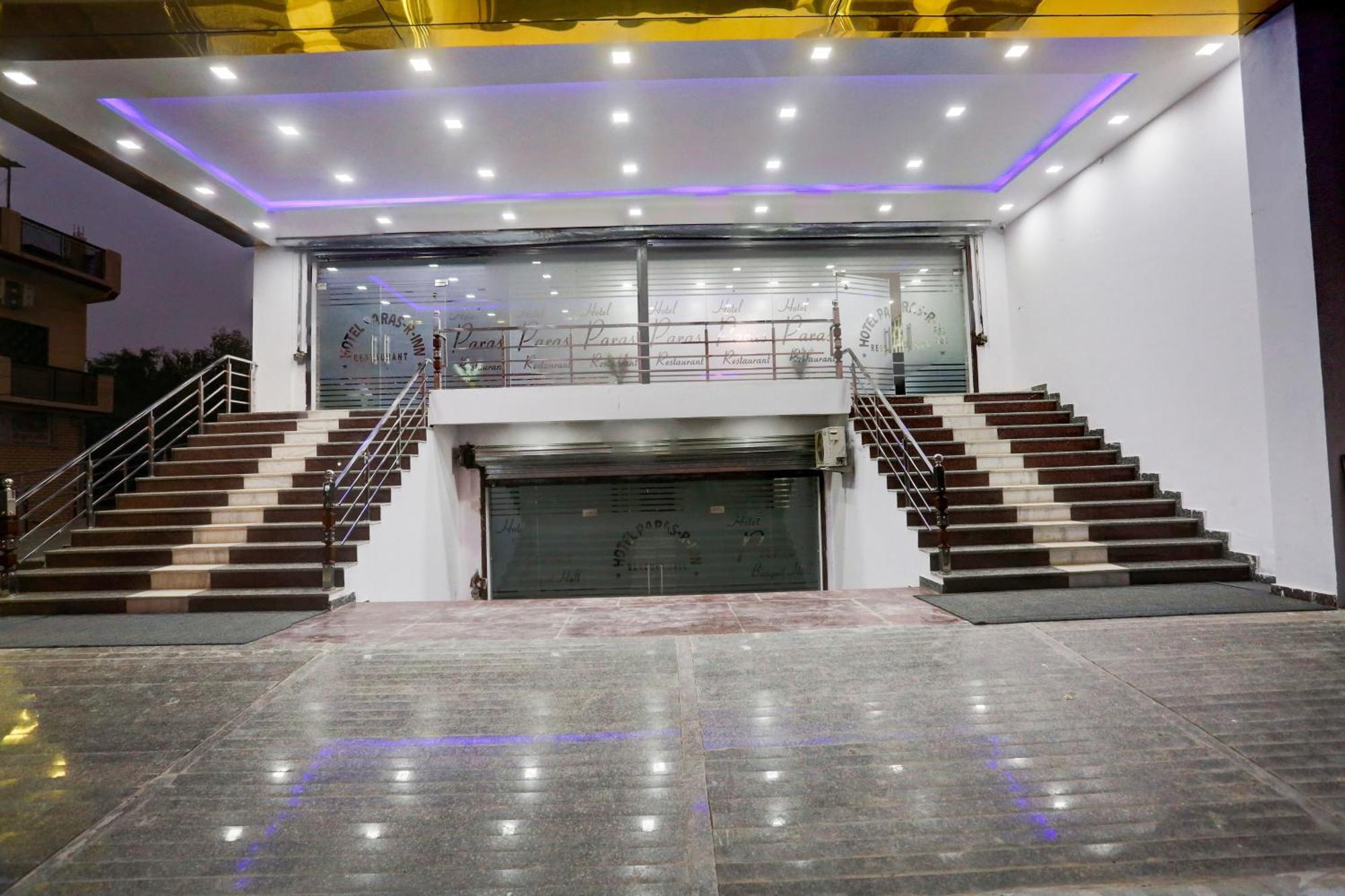 Hotel O Paras 3*