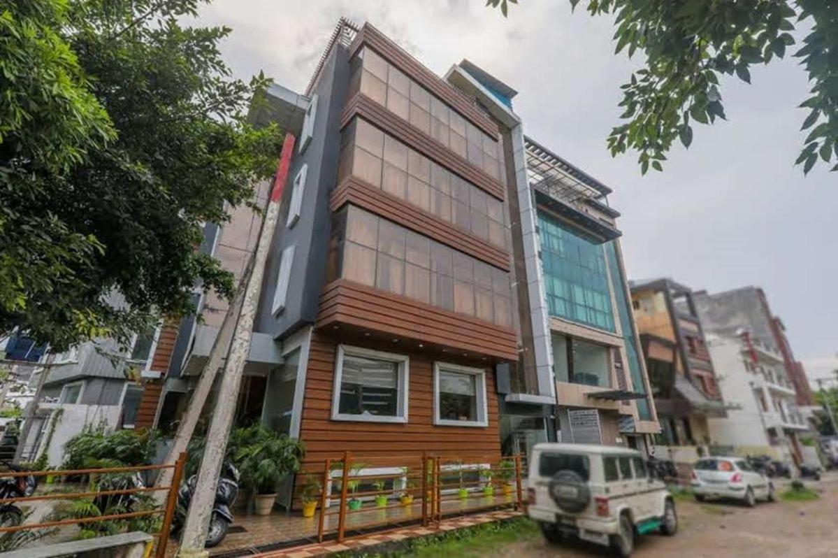 Surya Hotel 3*