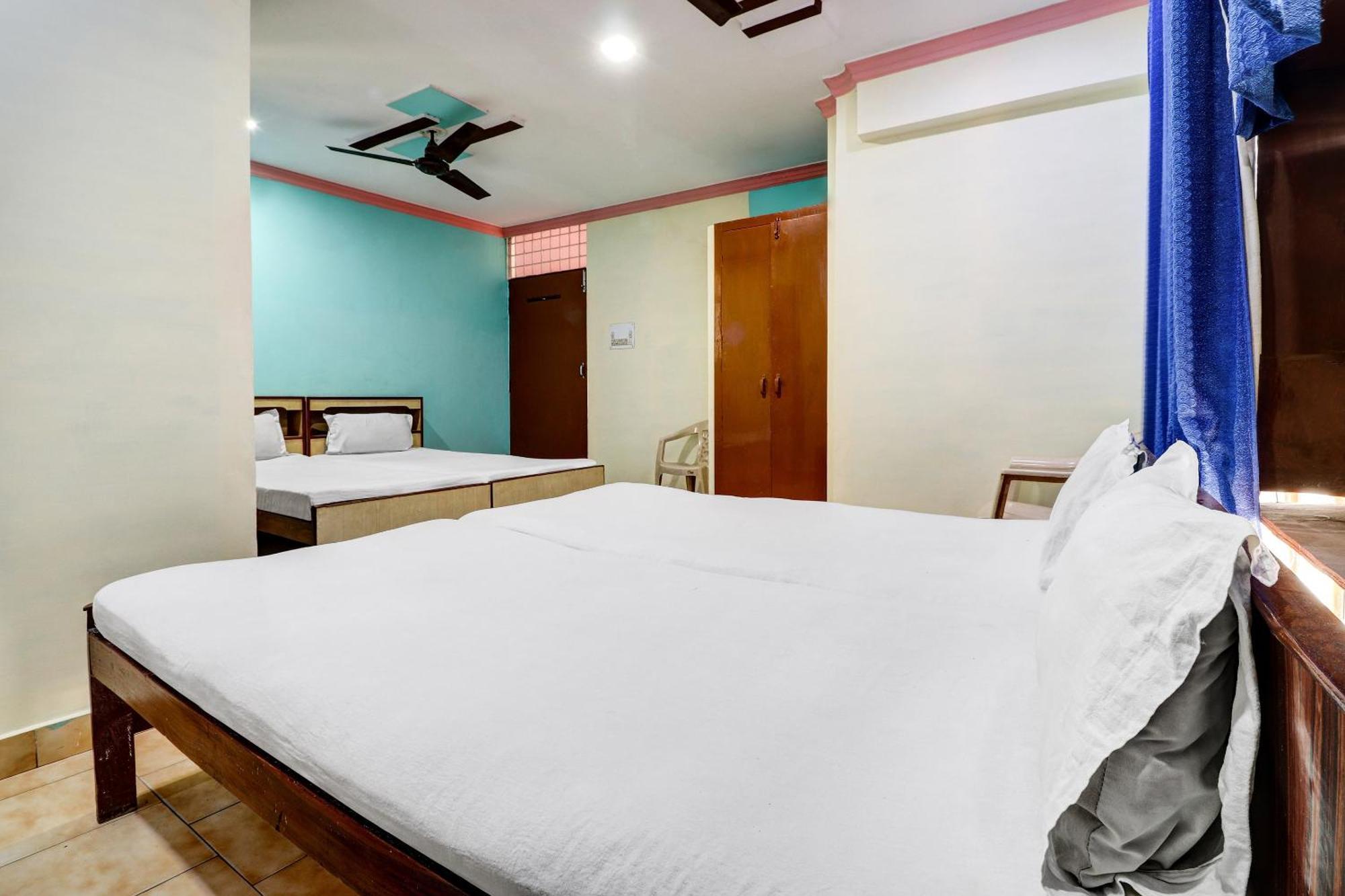 Hotel Super Collection O Vikas Nagar Post Office Formerly Metro Club And Hasanganj