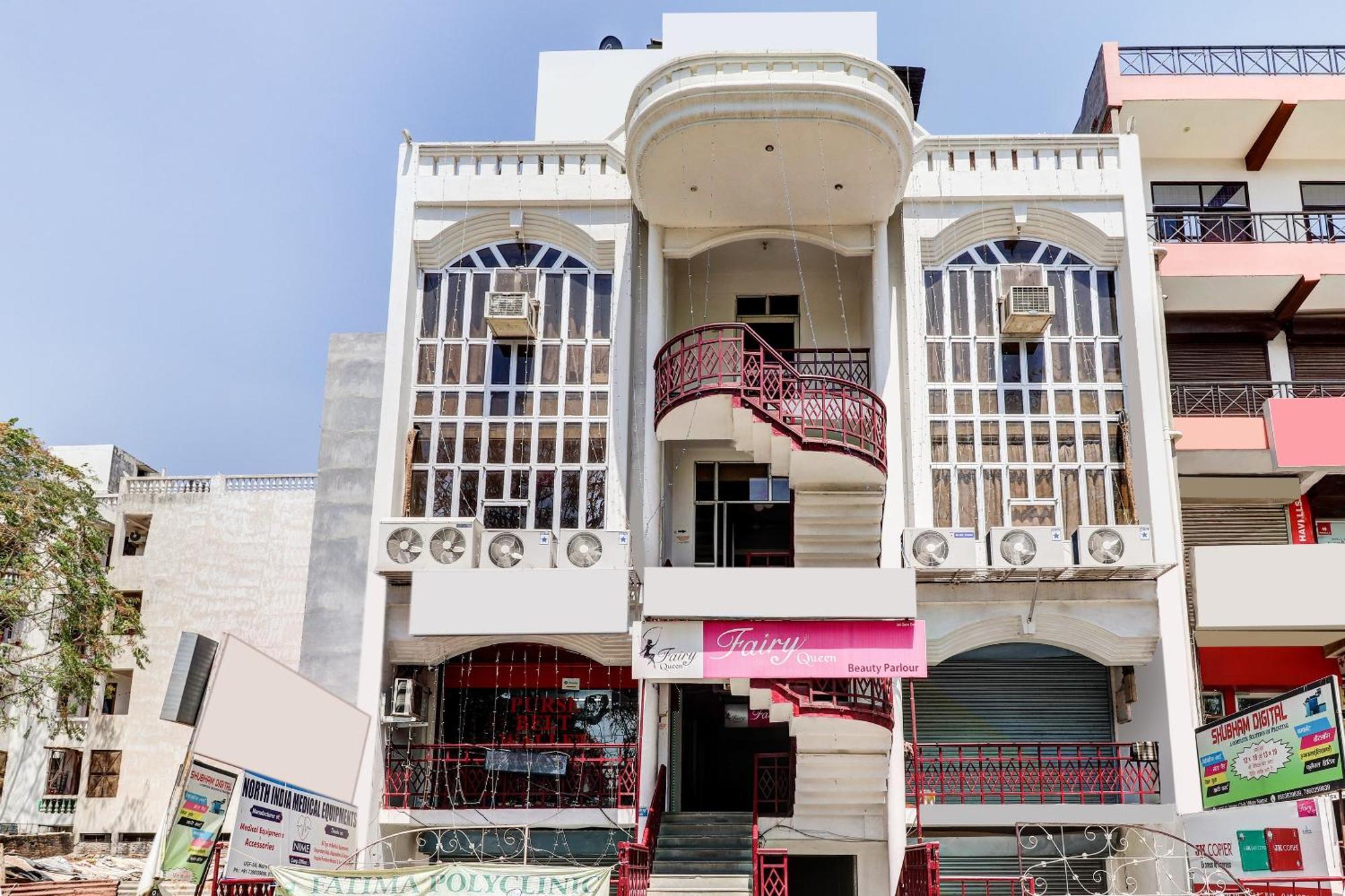 Hotel Super Collection O Vikas Nagar Post Office Formerly Metro Club And Hasanganj
