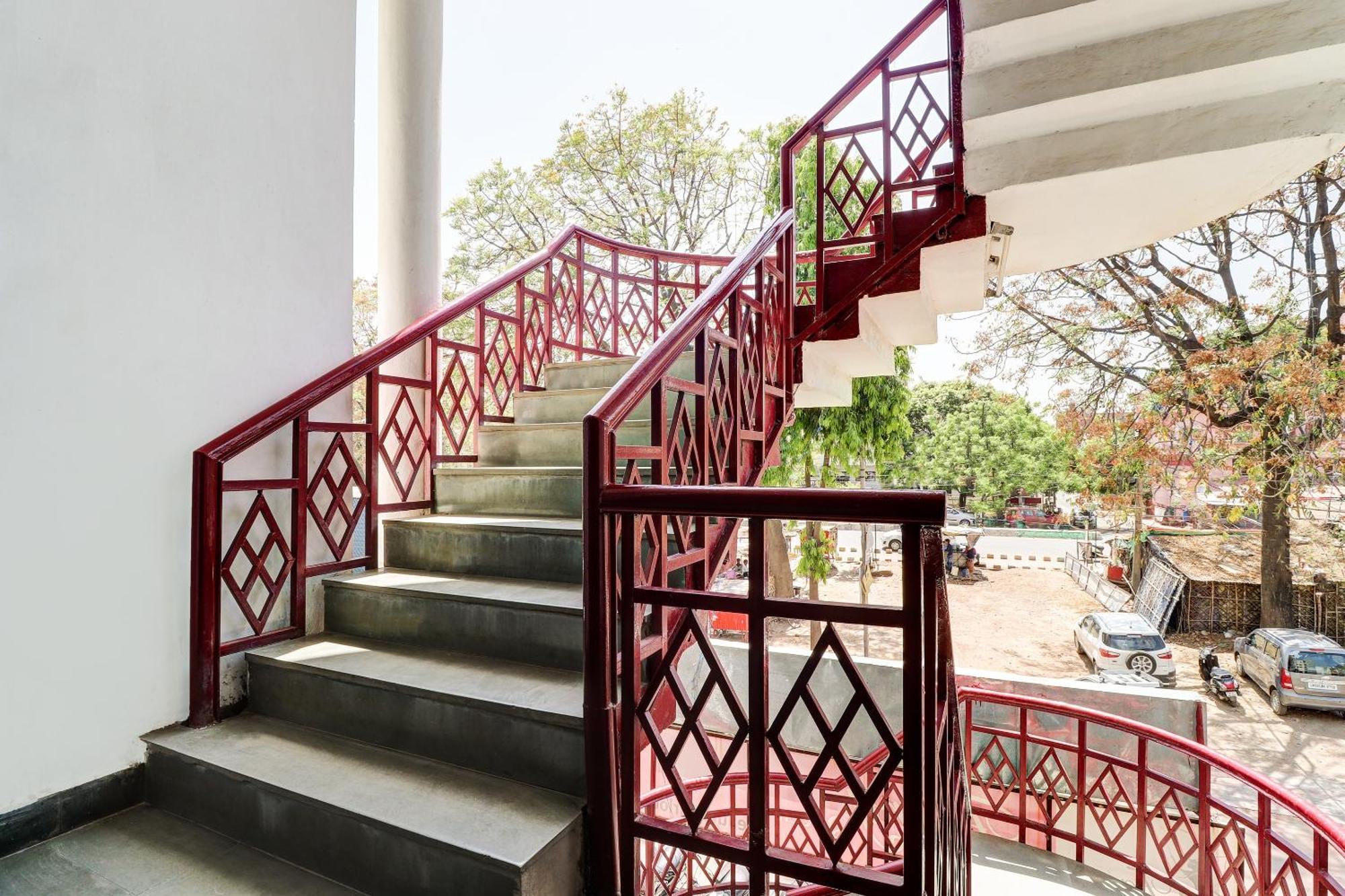 Hotel Super Collection O Vikas Nagar Post Office Formerly Metro Club And *