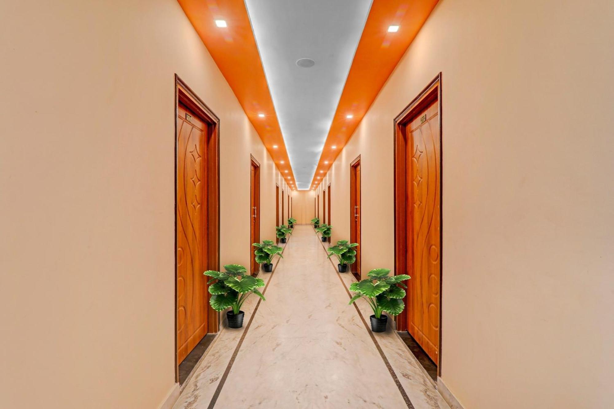 O Chauhan Palace Hotel Lucknow