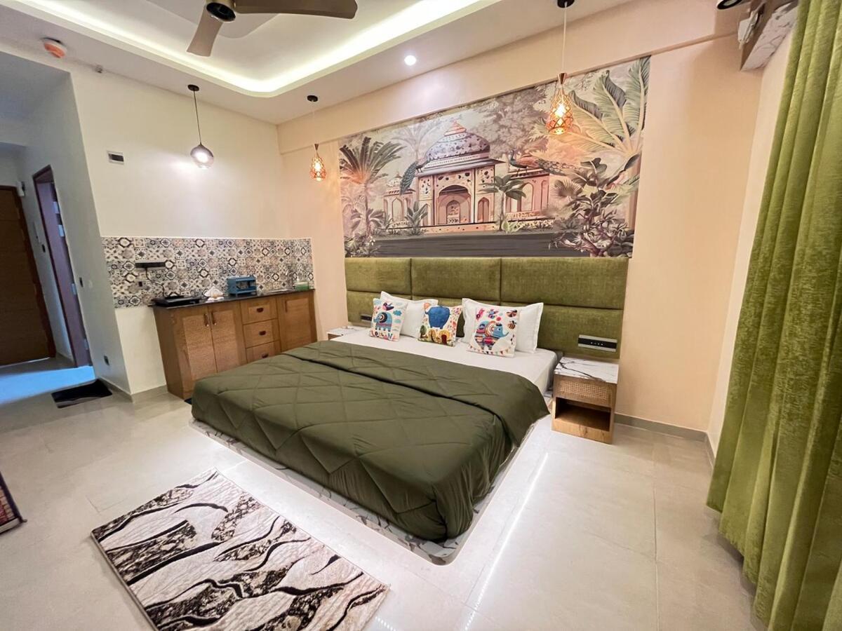 Apartment The Rajwada Palace Omaxe Hazratganj With Kitchen
