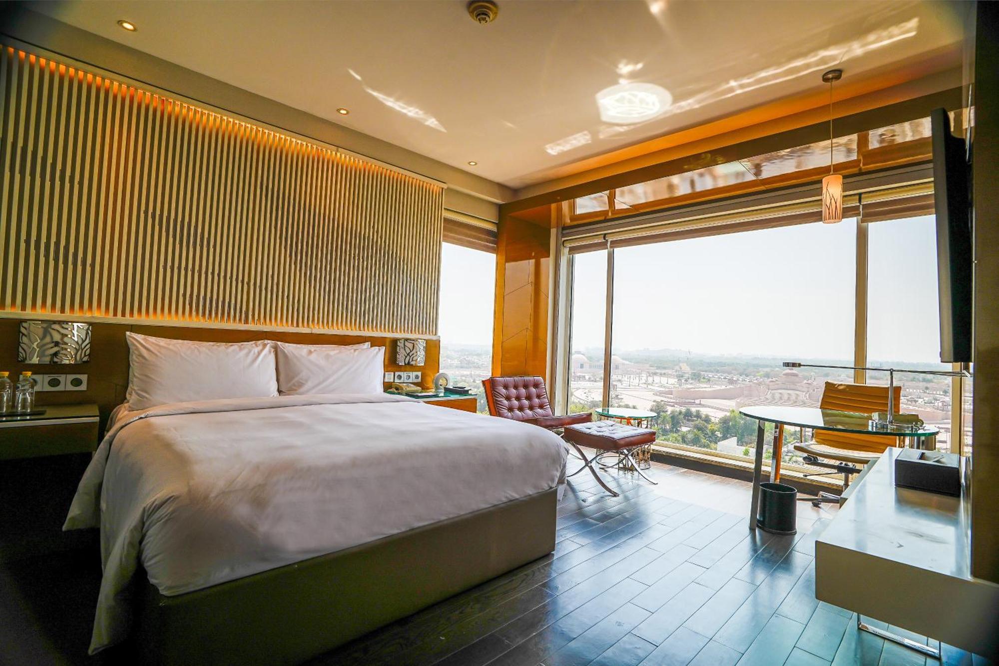 Renaissance Hotel, Gomti Nagar Hotel 5*