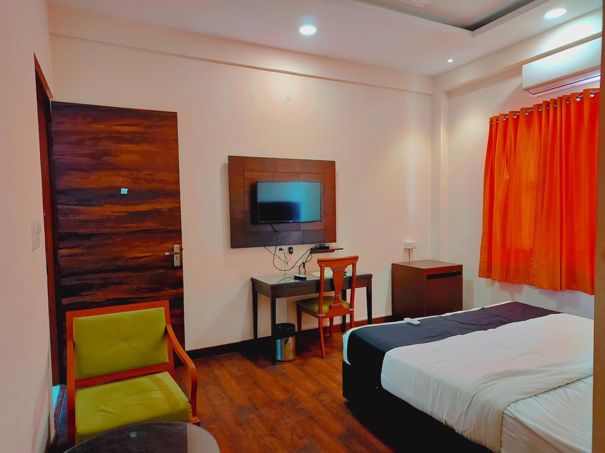 Hotel Aavasa Lucknow