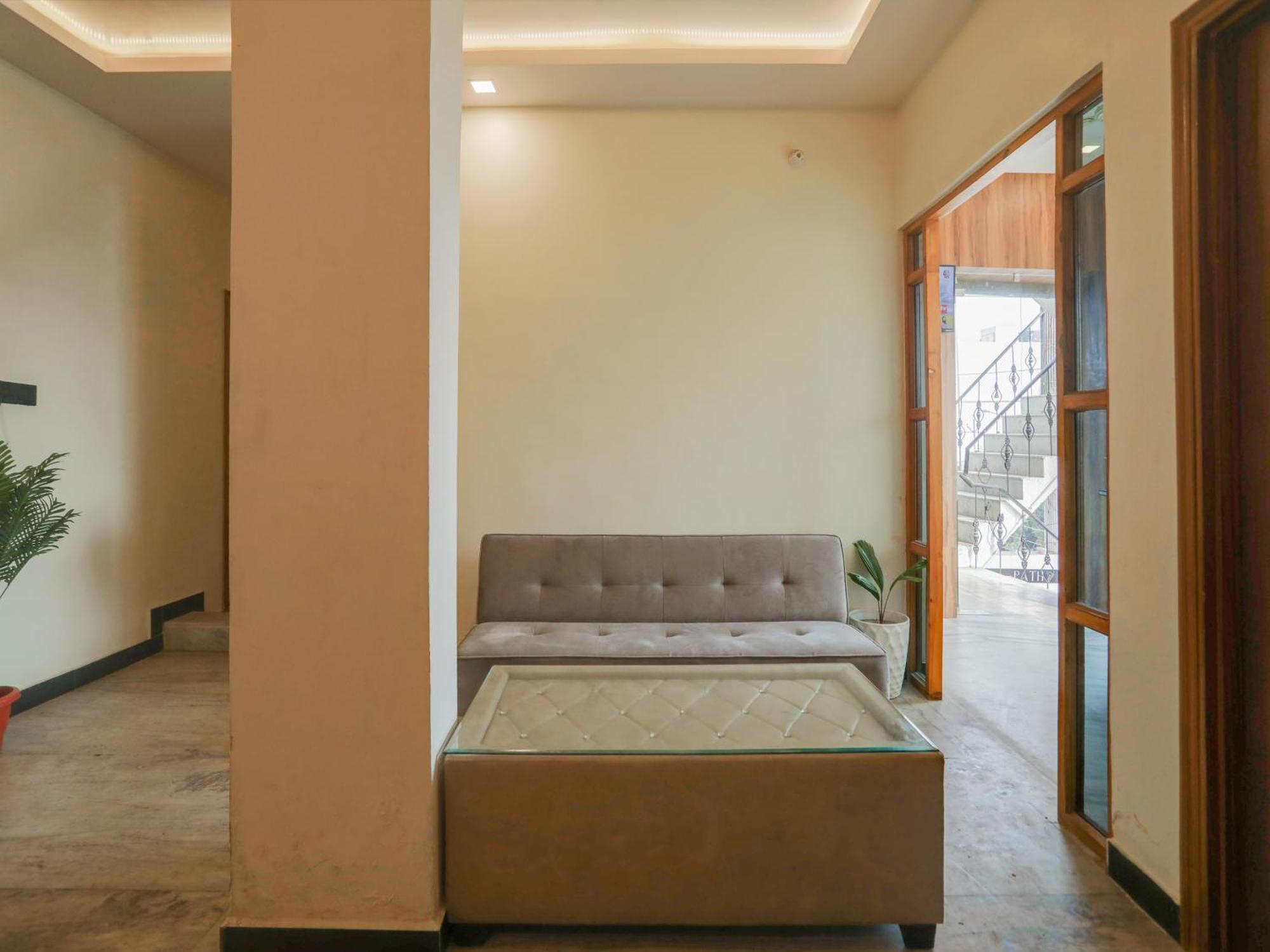 O Parth Hotel