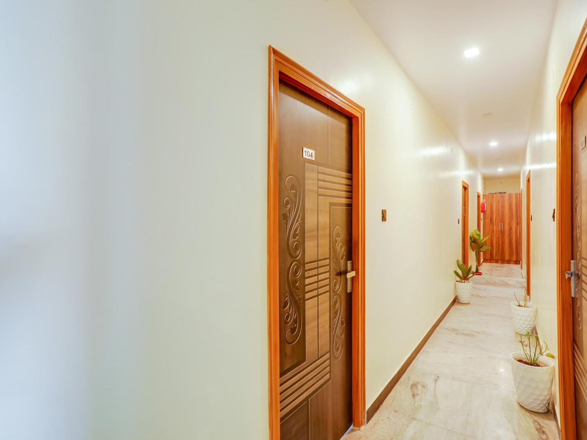 Hotel O Parth 3*