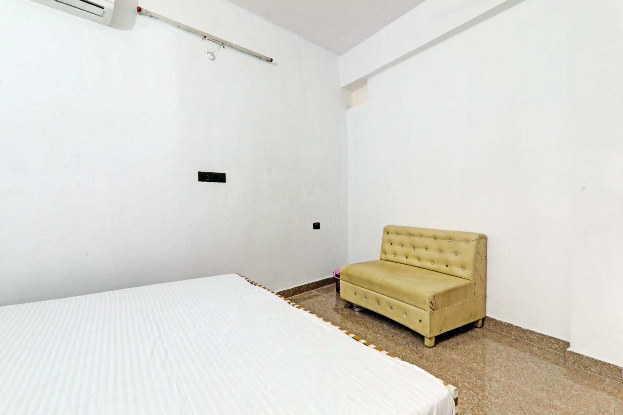Hotel O Mahadevi Lawn