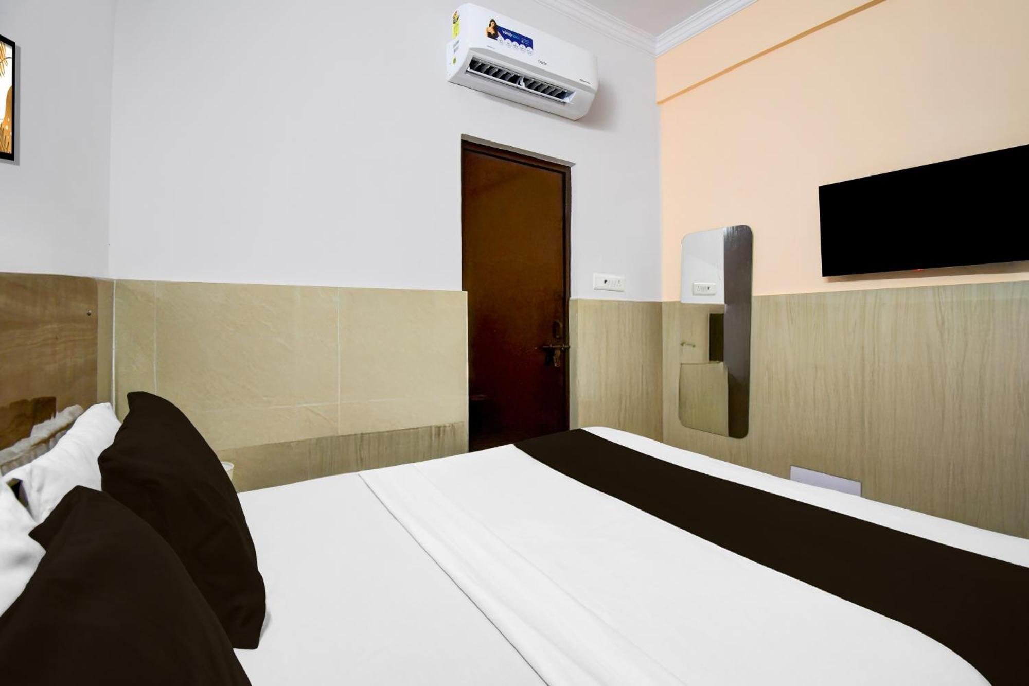 Hotel Super Collection O Vikas Nagar Post Office Formerly Metro Club And