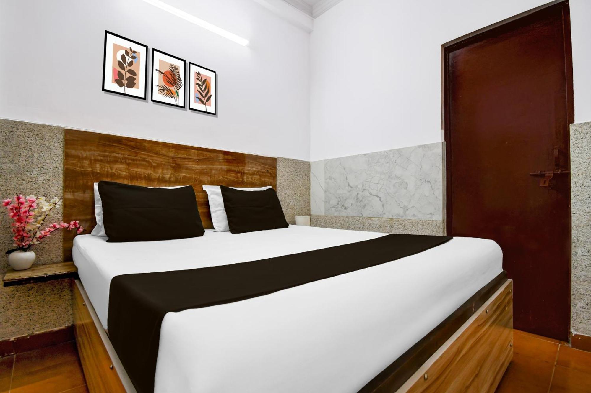 Hotel Super Collection O Vikas Nagar Post Office Formerly Metro Club And