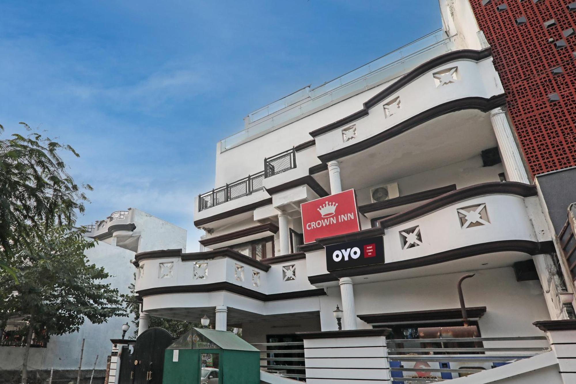 O Crown Hotel