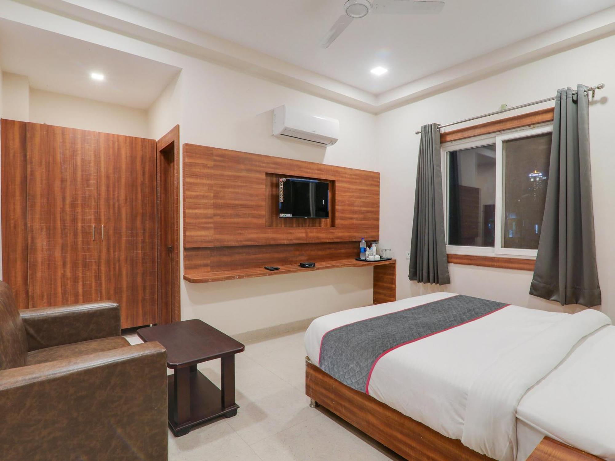 Townhouse Majestic Near Phoenix Palassio 4* Lucknow