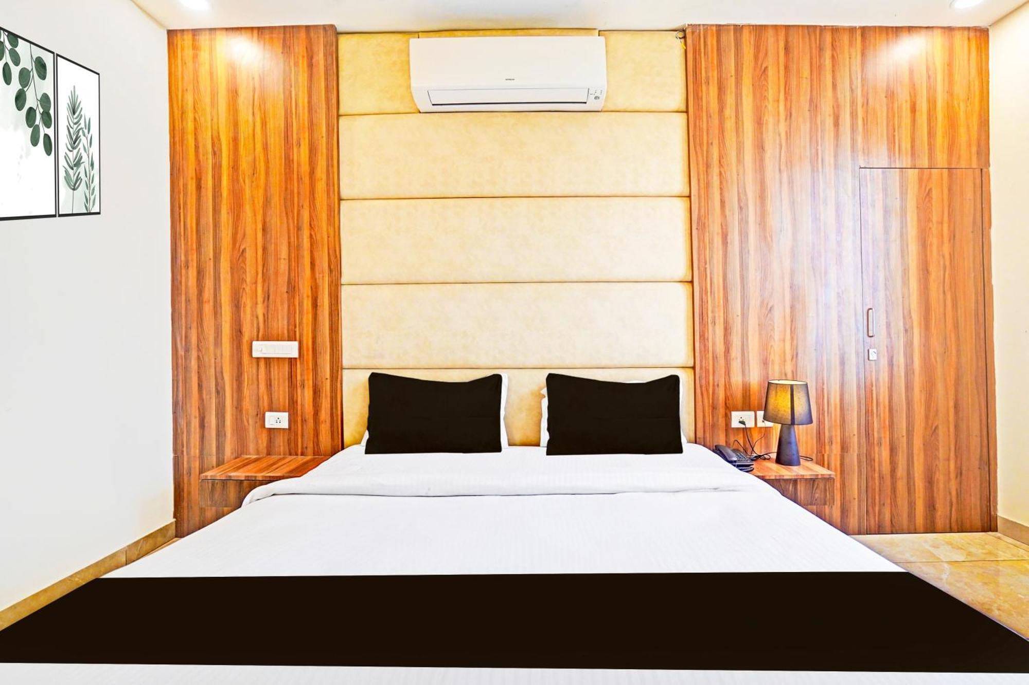 Palette Gomti Nagar Near Ekana Stadium Formerly Gusto Club * Lucknow