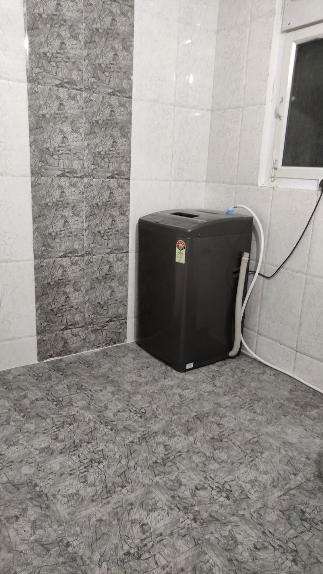 1bhk Near Medanta Hospital And Lulu Mall *
