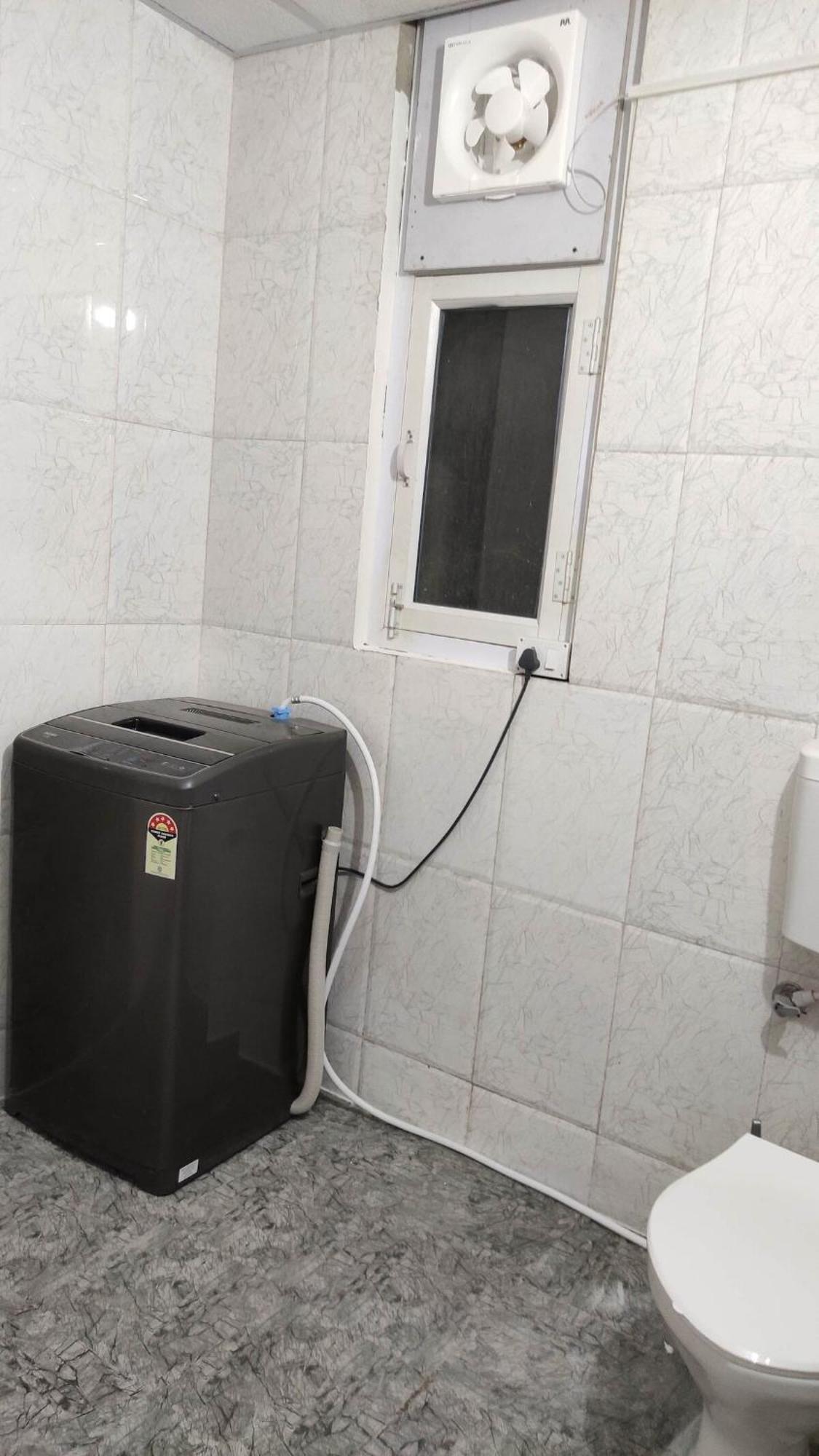 1bhk Near Medanta Hospital And Lulu Mall Apartment *