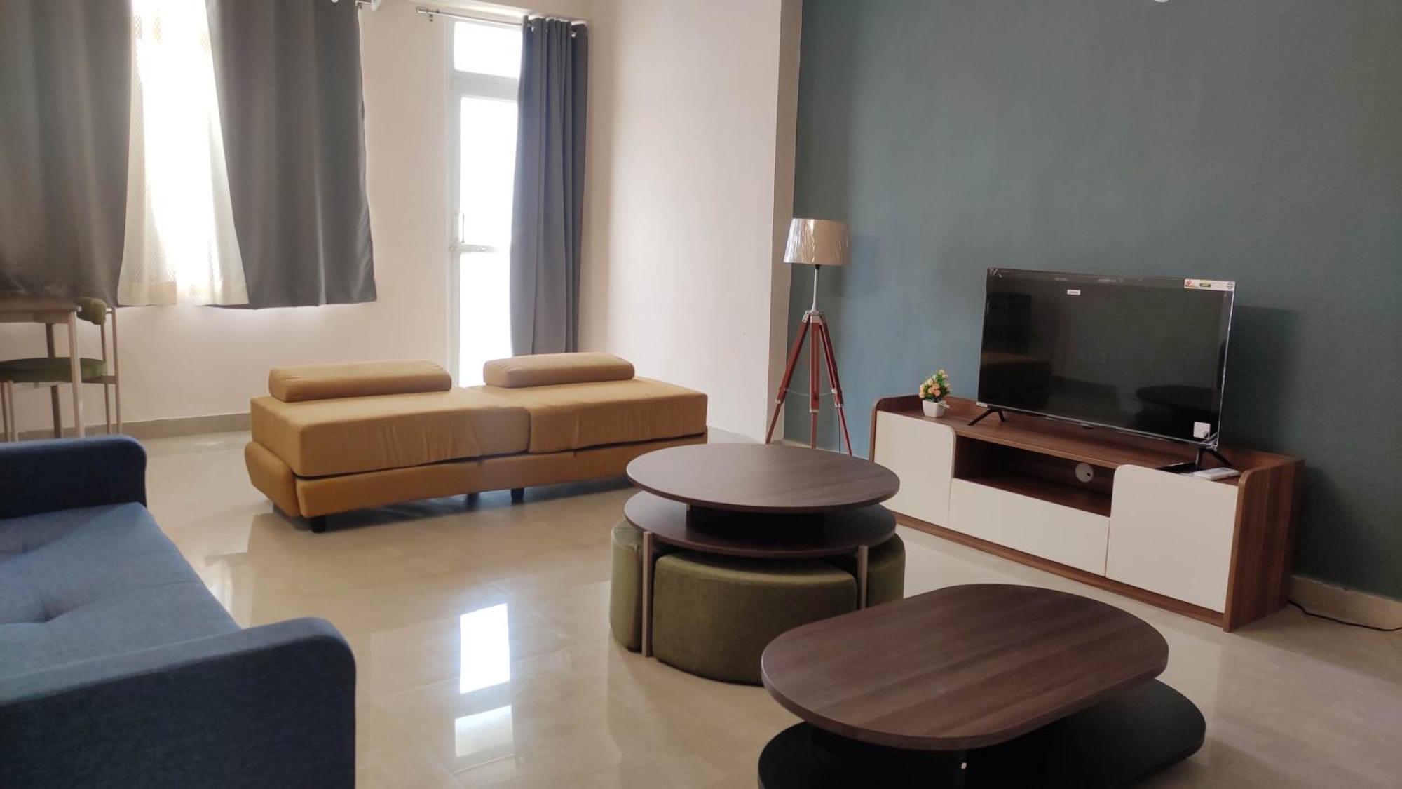 1bhk Near Medanta Hospital And Lulu Mall