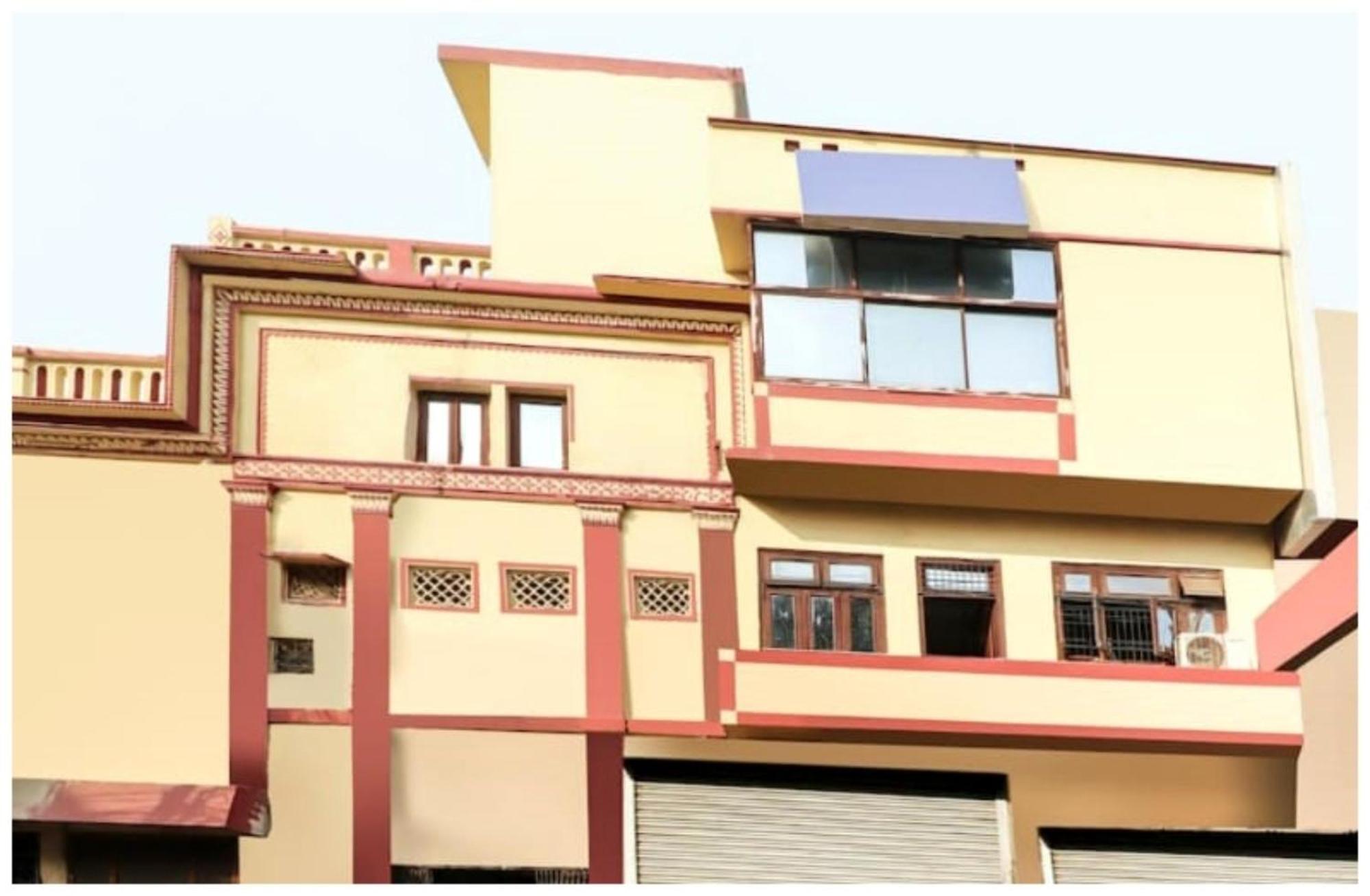 Premium Sunrise Near Hanuman Temple And Railway Station - Parking And Wifi Facilities - Air Conditioning Luxury - A Rated Four Star Lucknow
