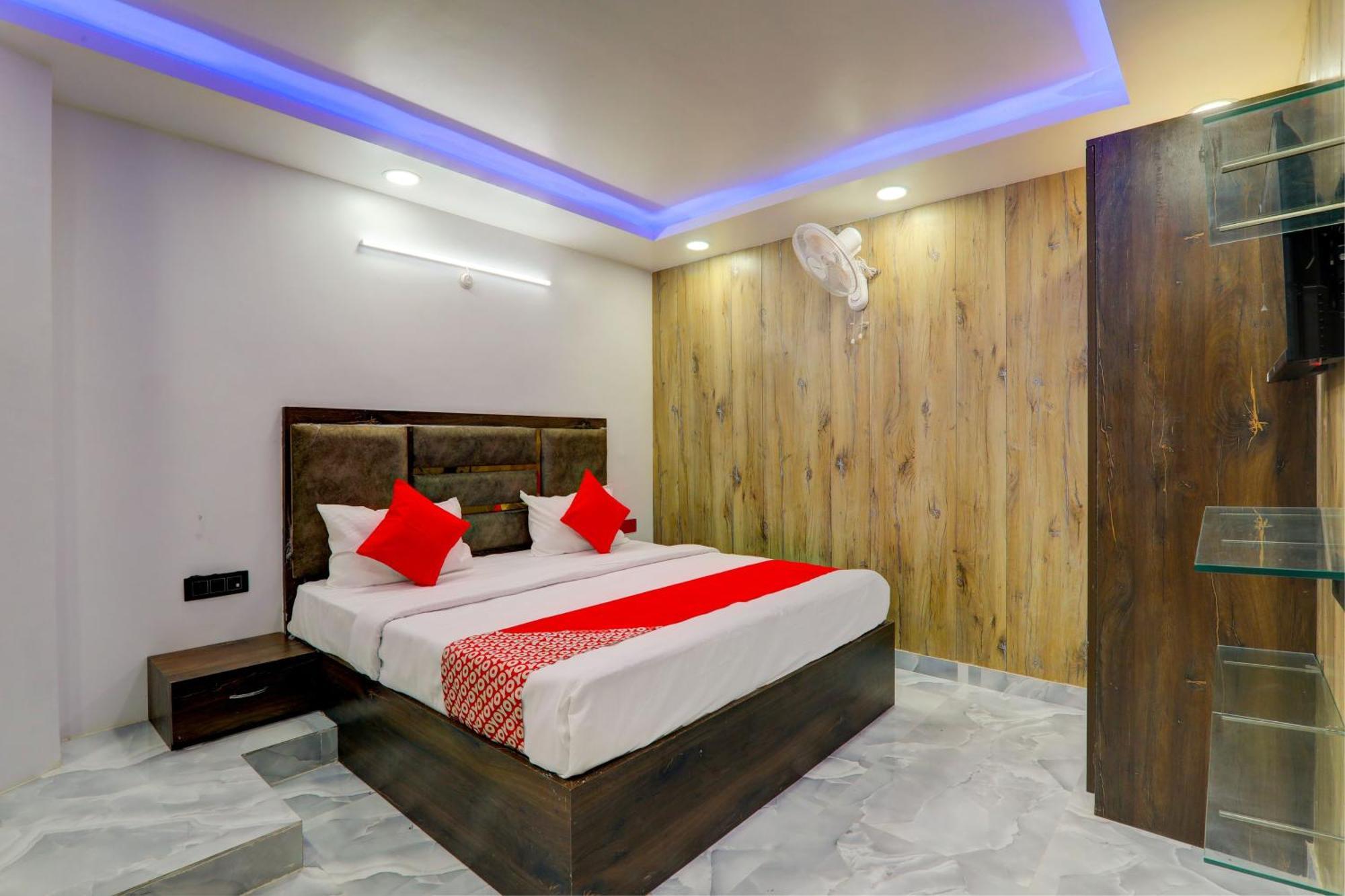 Hotel O 4*