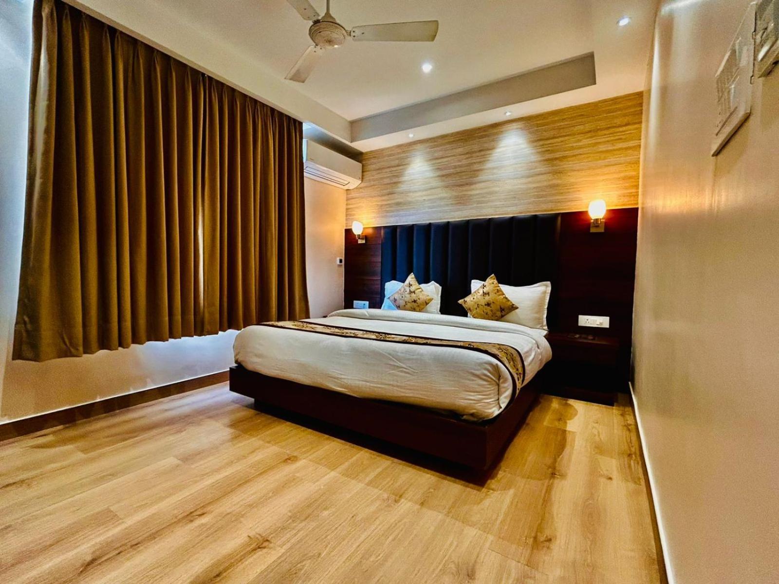 Grand Pinnacle Hotel Lucknow