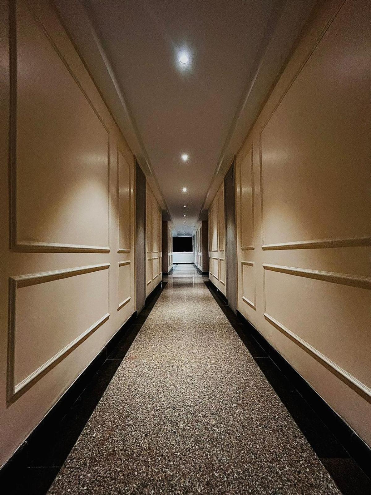 Grand Pinnacle Hotel 3*