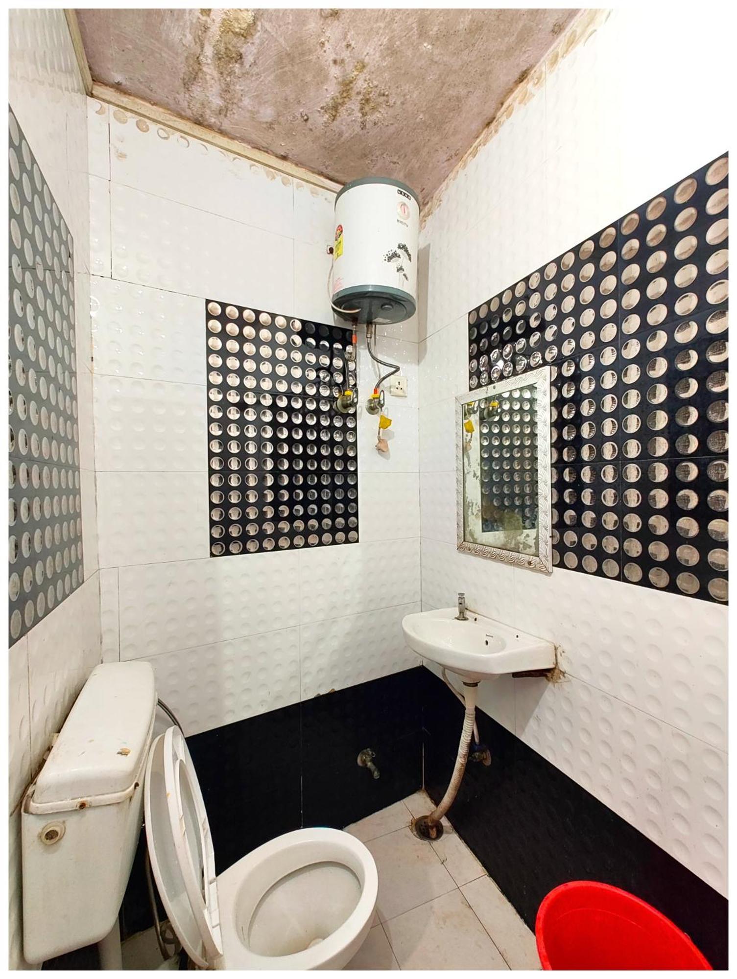 Hotel# Krishna Palace Near Railway Station -free Wi-fi And Parking Facilities - A Rated
