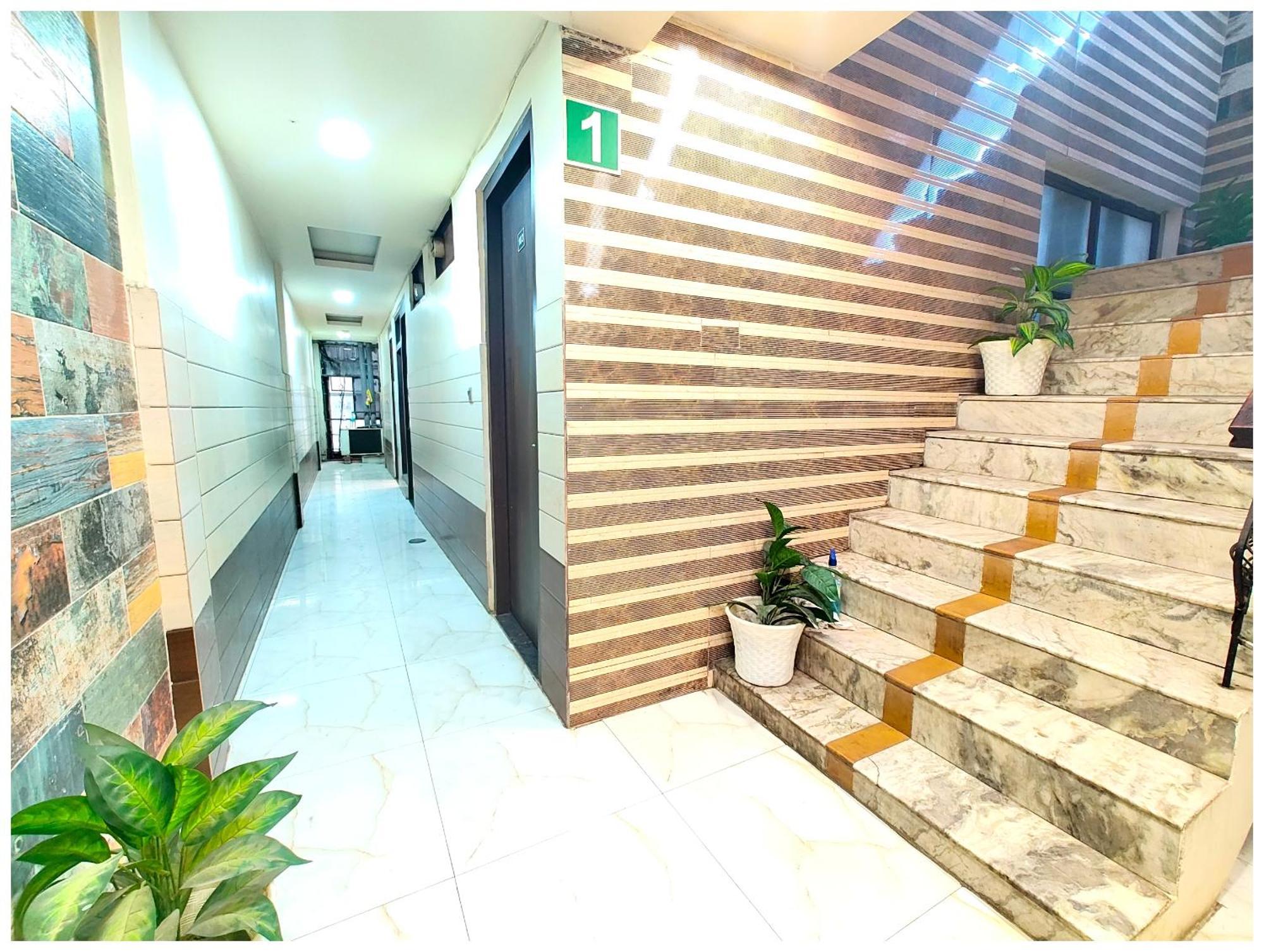 Hotel Luxuary Kabir - Palace - Near Railway Station And Shiv Temple - A Luxuary In