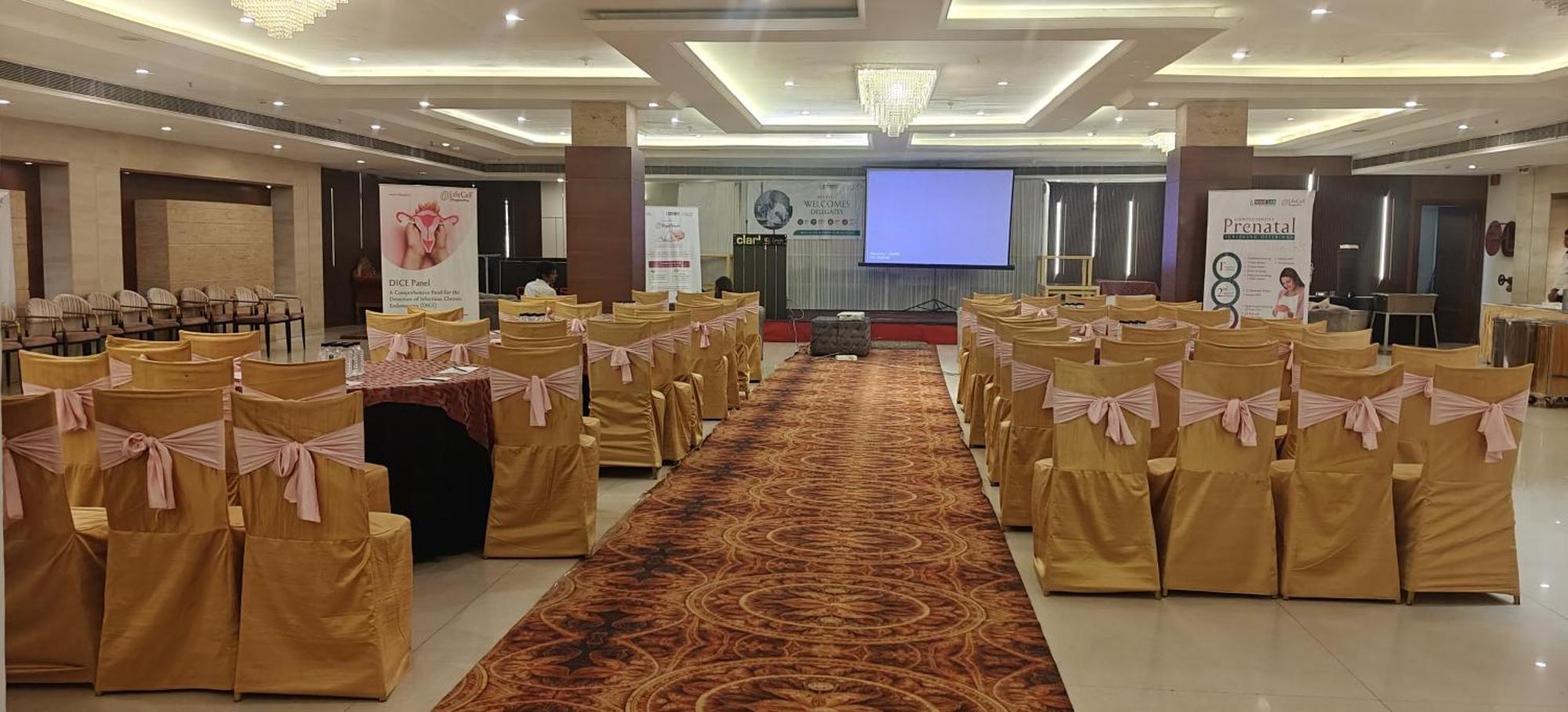 Sapna Clarks Hotel 3*